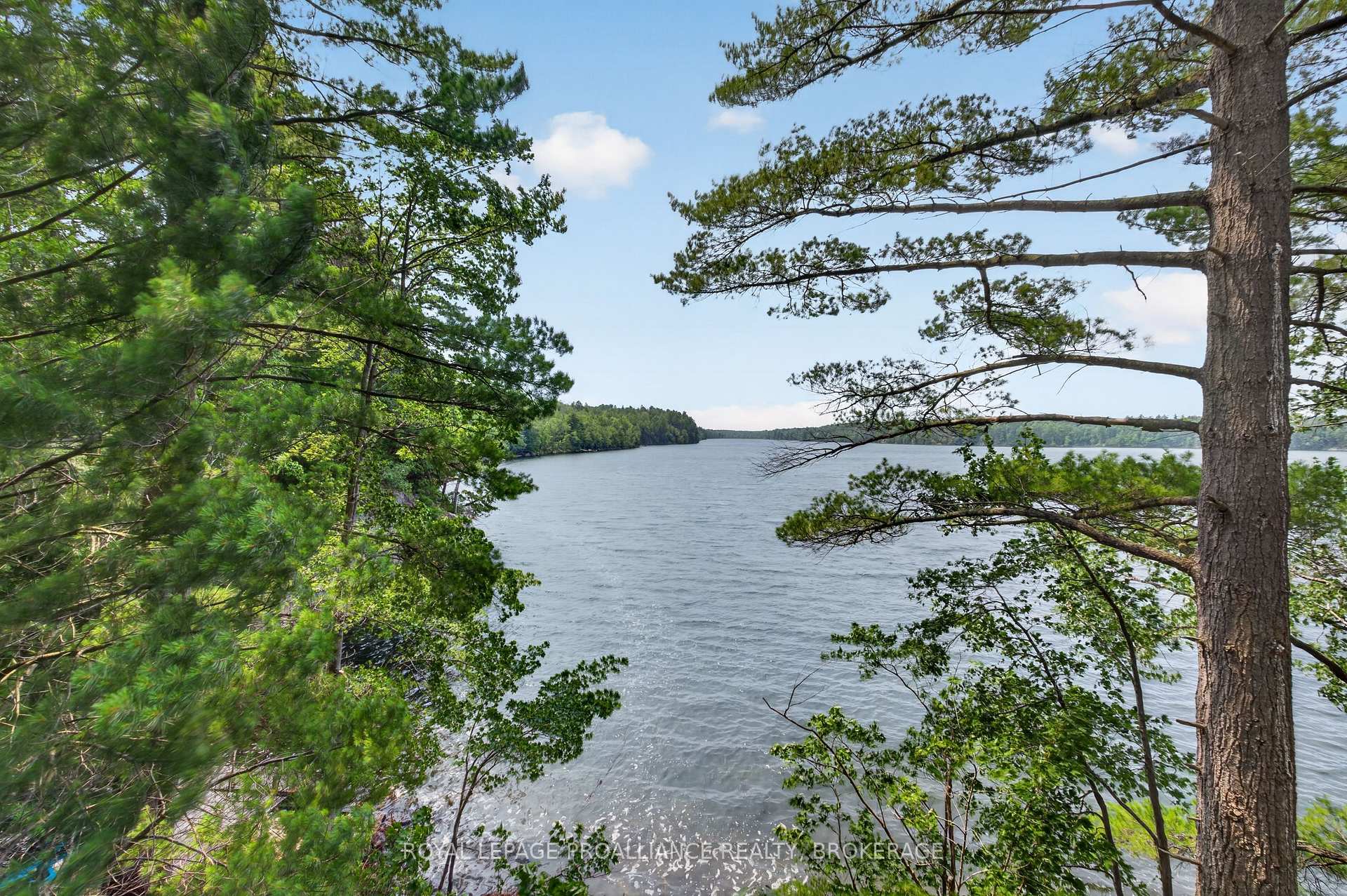 Photo 7 of 1135 Twin Island Lane, Frontenac, Frontenac South — HOMEH