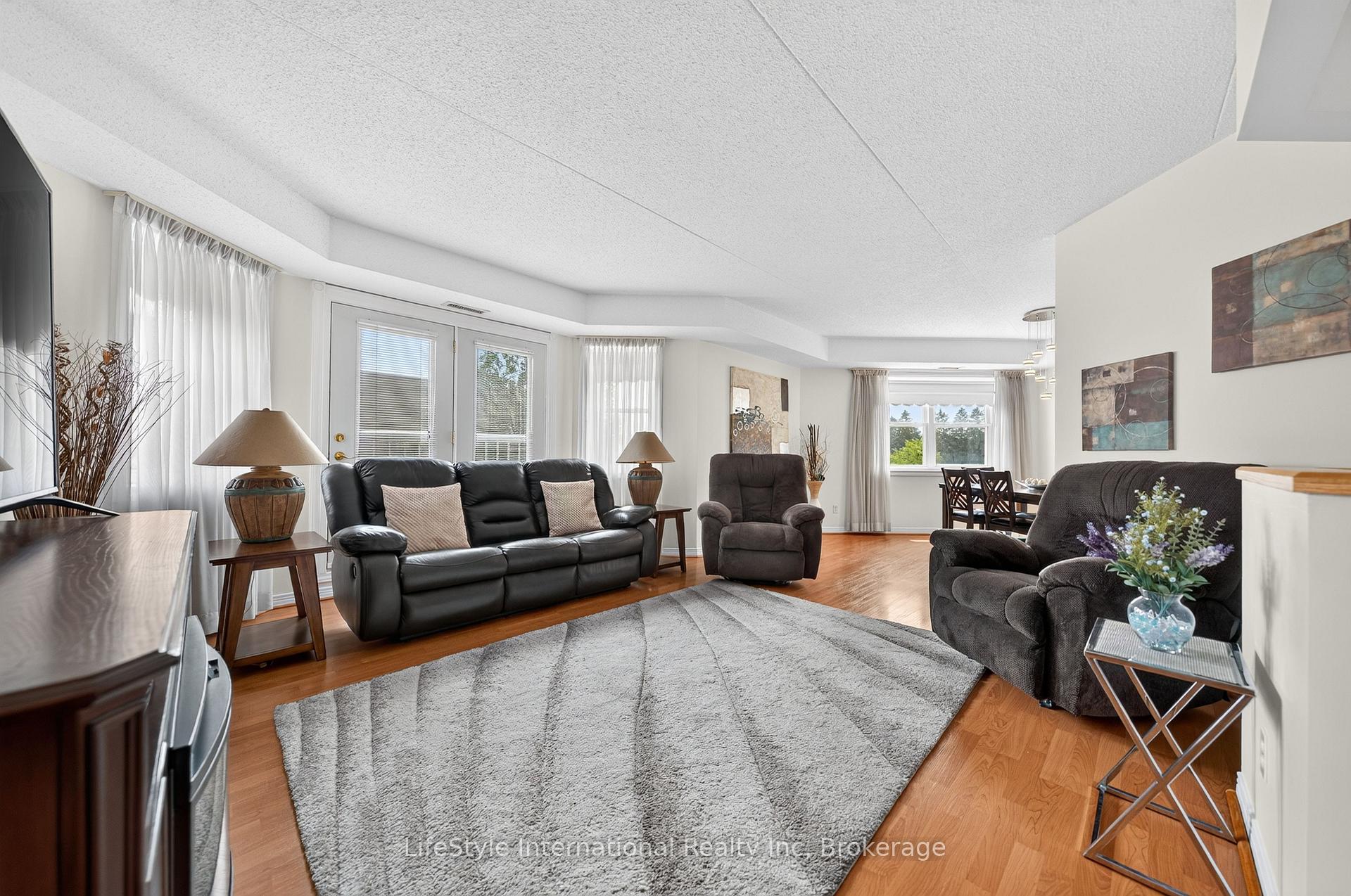 Photo of Unit 210, 208 Silvercreek Parkway N