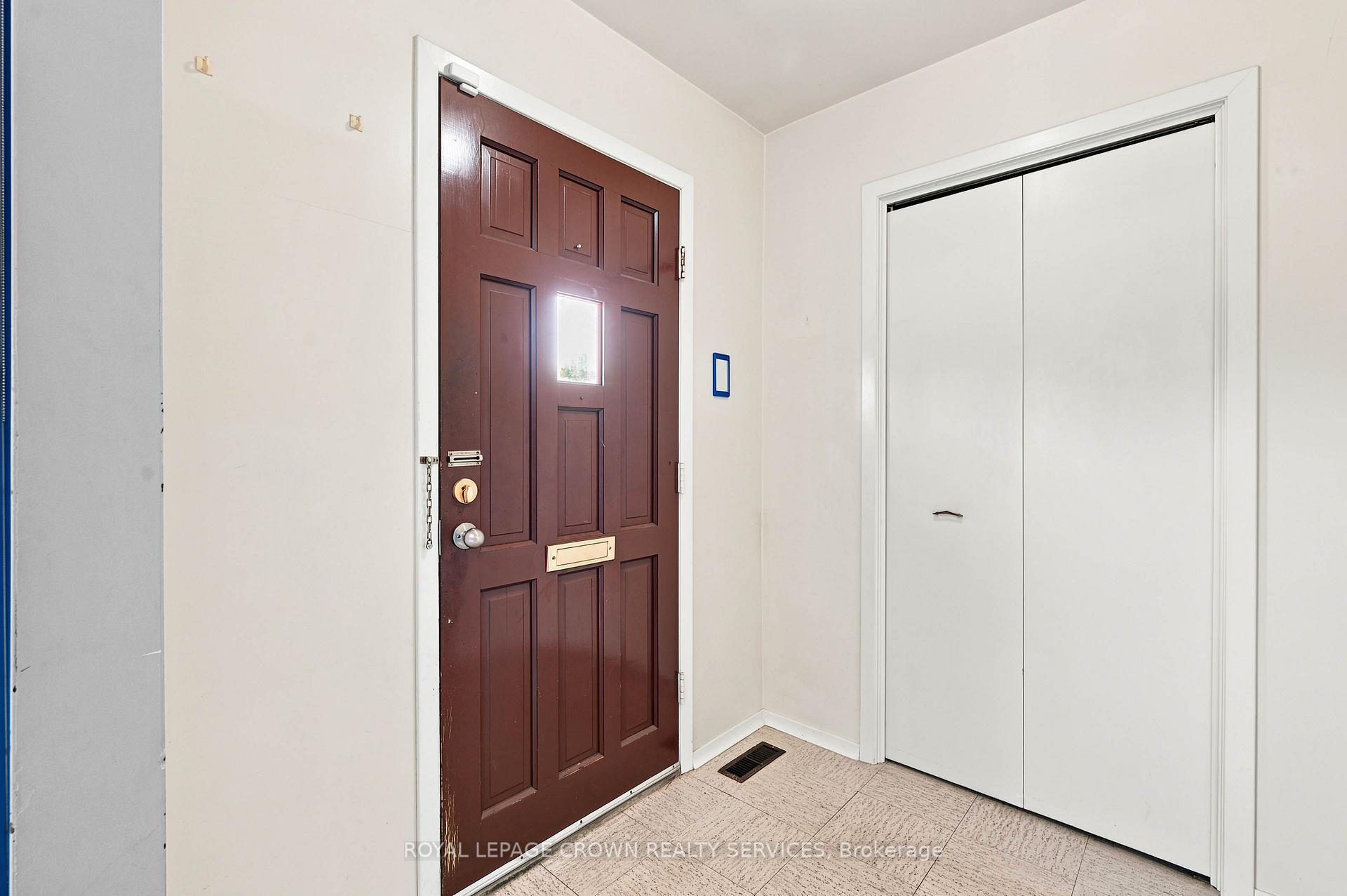 Photo 7 of 1418 Queens Boulevard, Kitchener, Forest Hill — HOMEH
