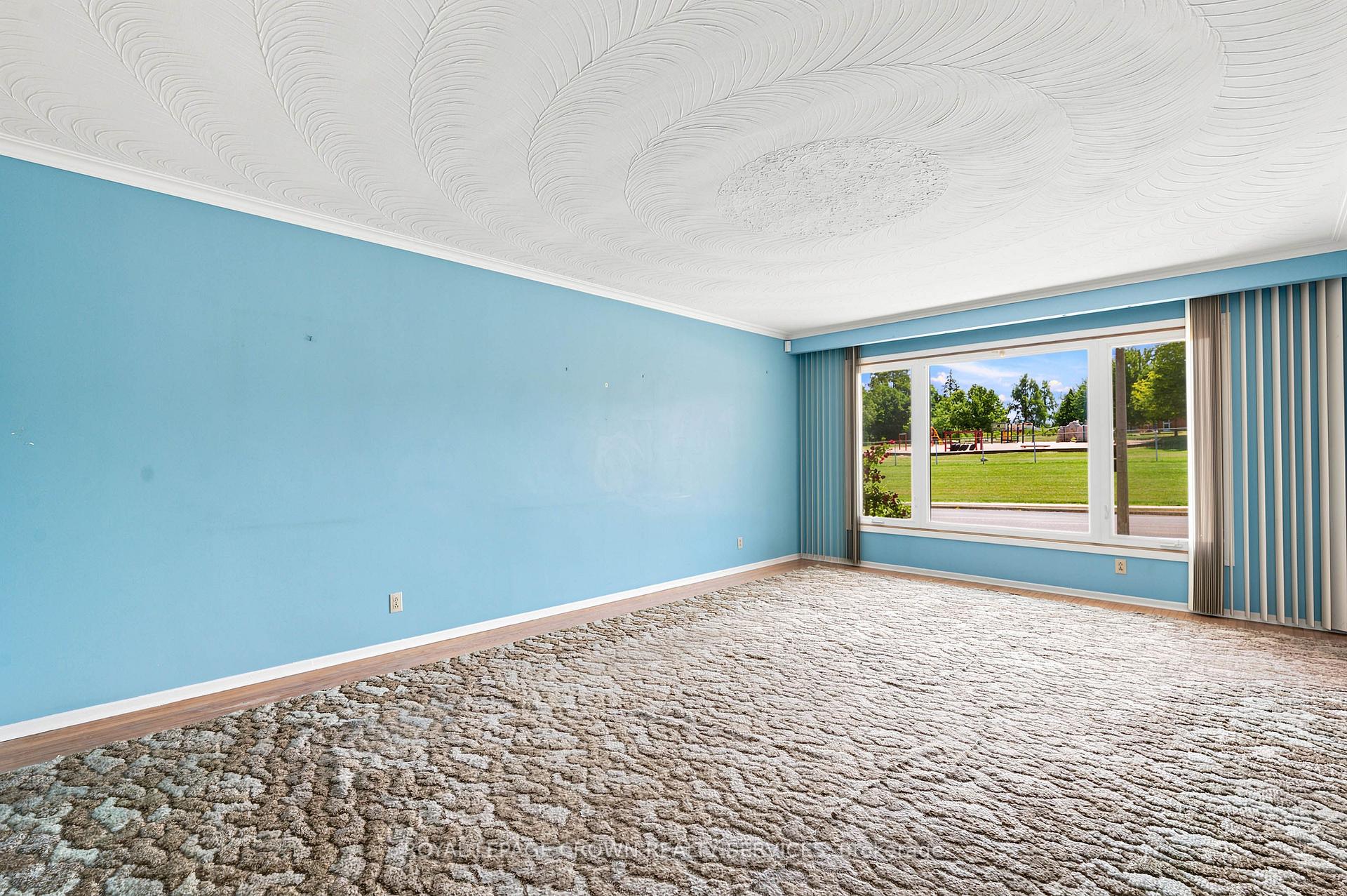 Photo 11 of 1418 Queens Boulevard, Kitchener, Forest Hill — HOMEH