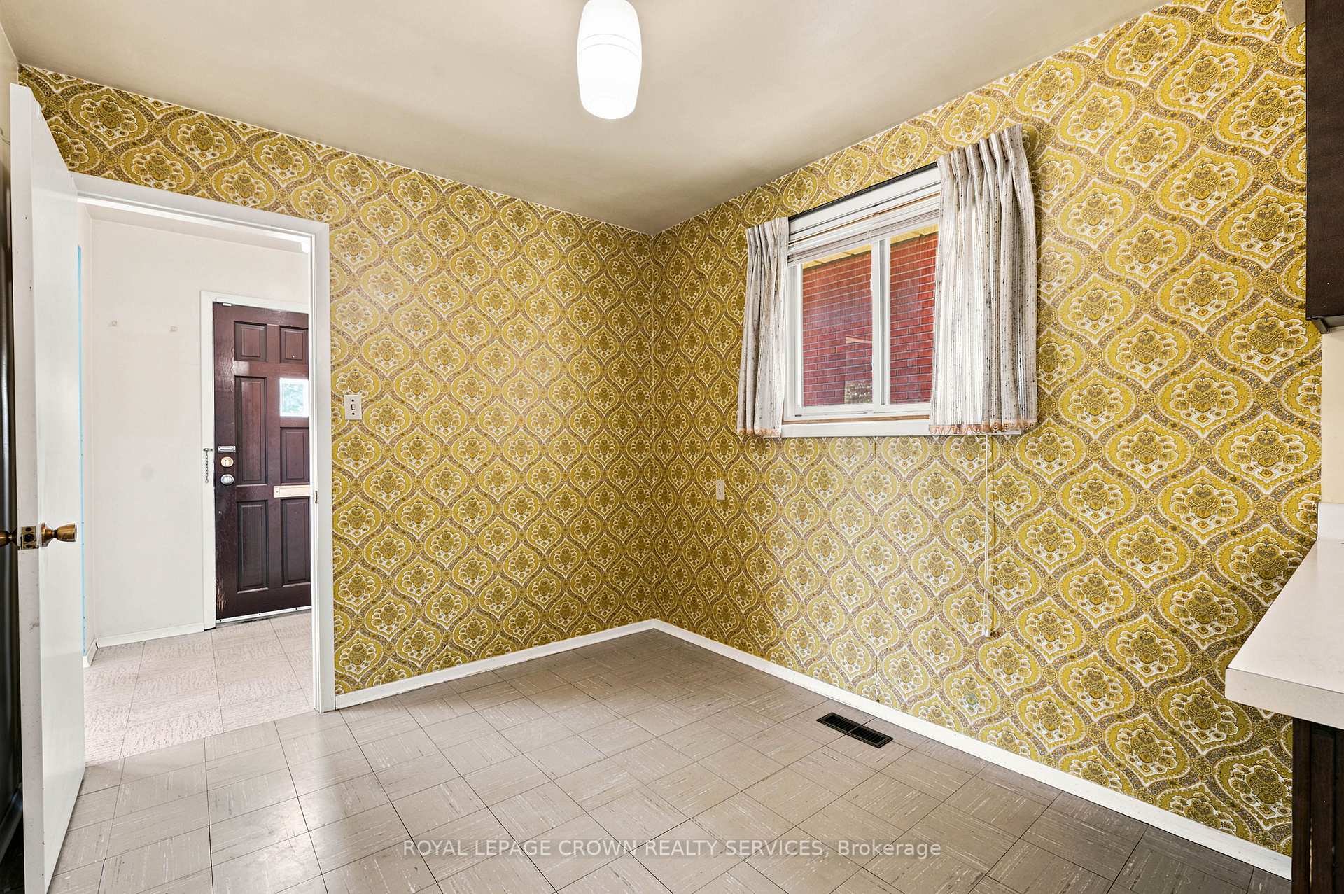 Photo 16 of 1418 Queens Boulevard, Kitchener, Forest Hill — HOMEH