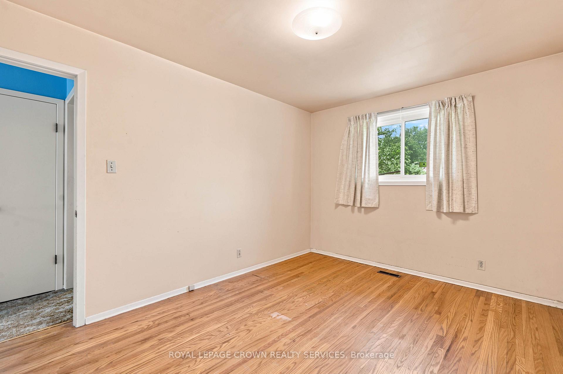 Photo 22 of 1418 Queens Boulevard, Kitchener, Forest Hill — HOMEH
