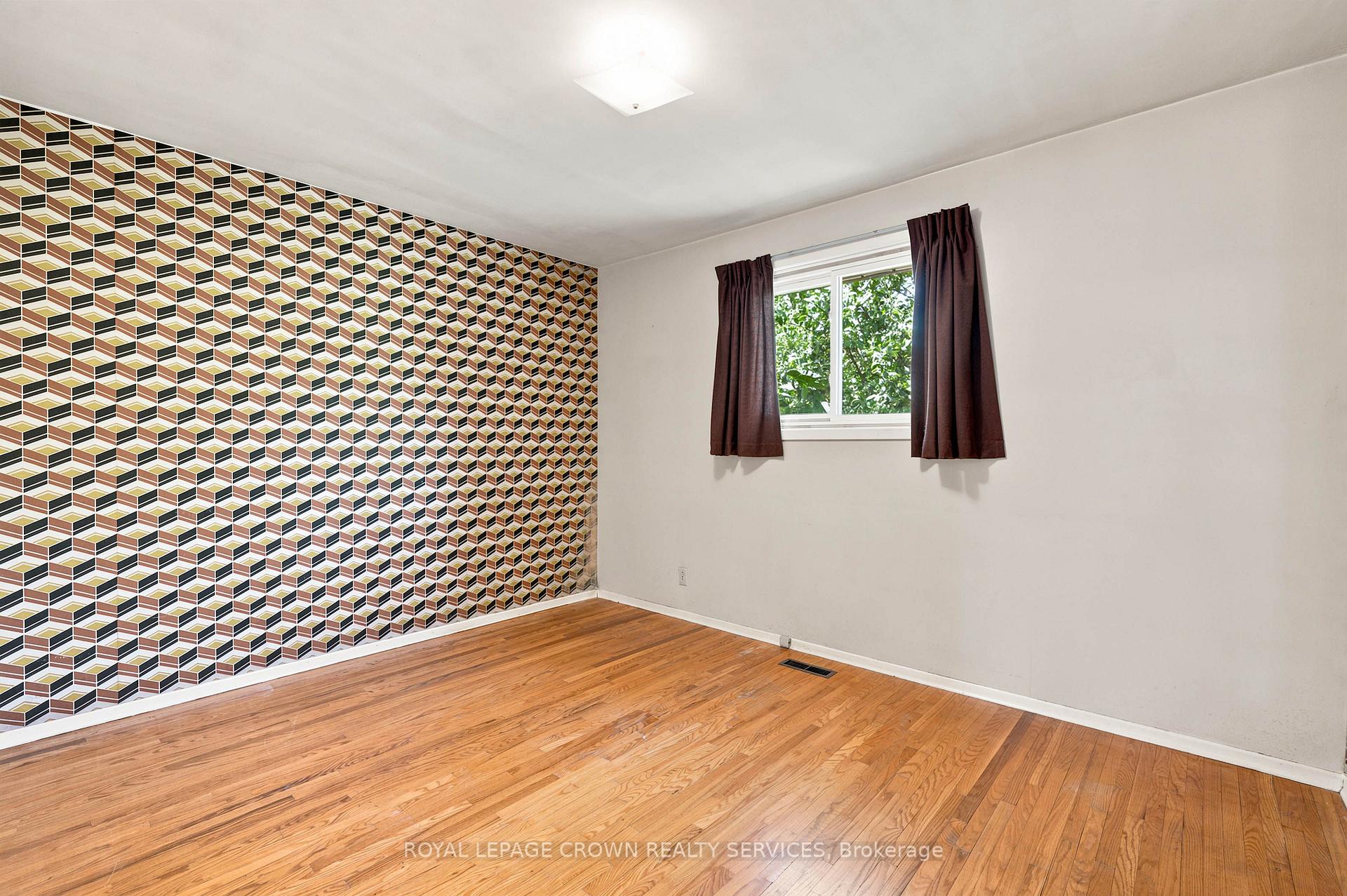 Photo 25 of 1418 Queens Boulevard, Kitchener, Forest Hill — HOMEH