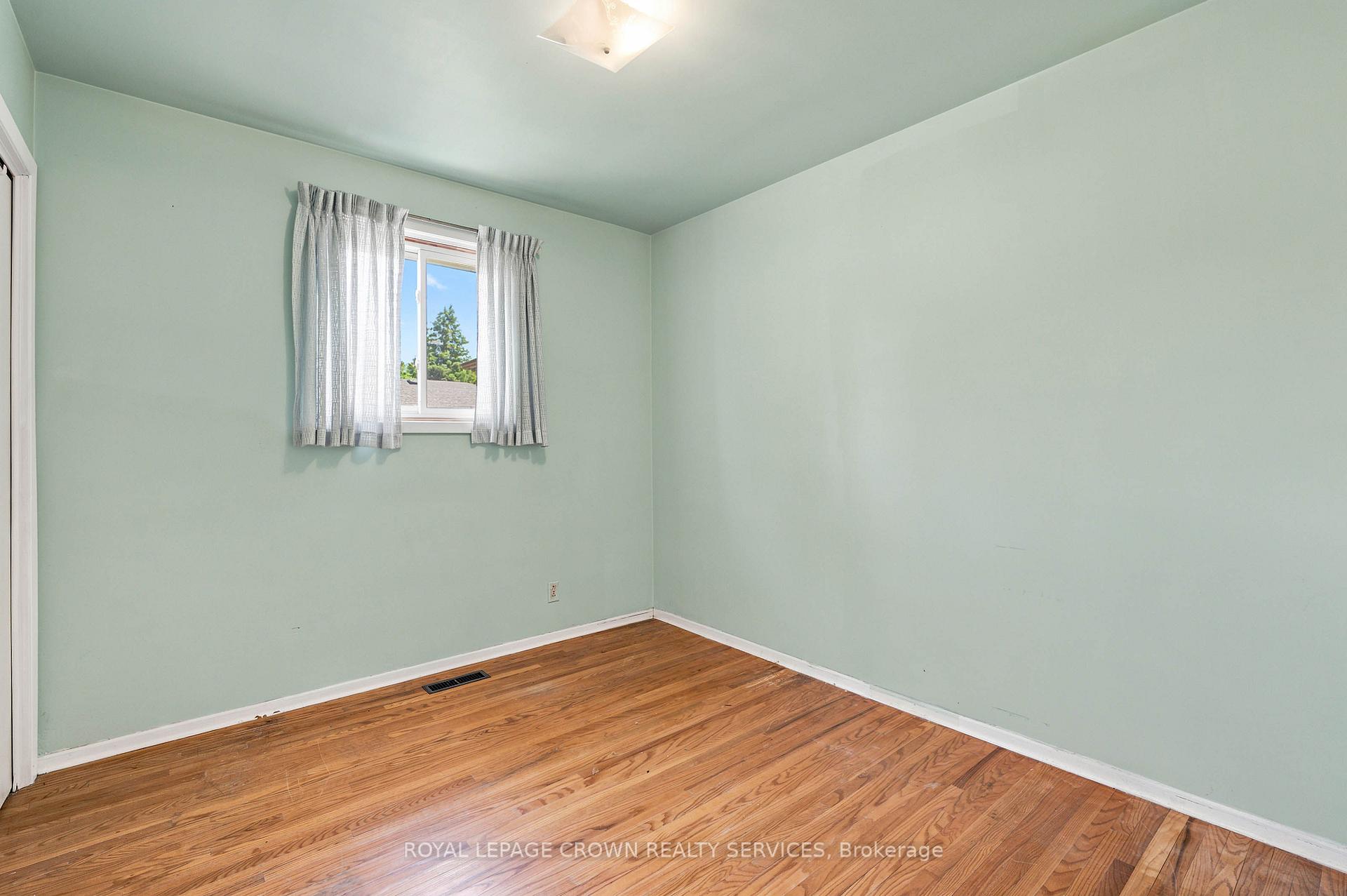 Photo 31 of 1418 Queens Boulevard, Kitchener, Forest Hill — HOMEH