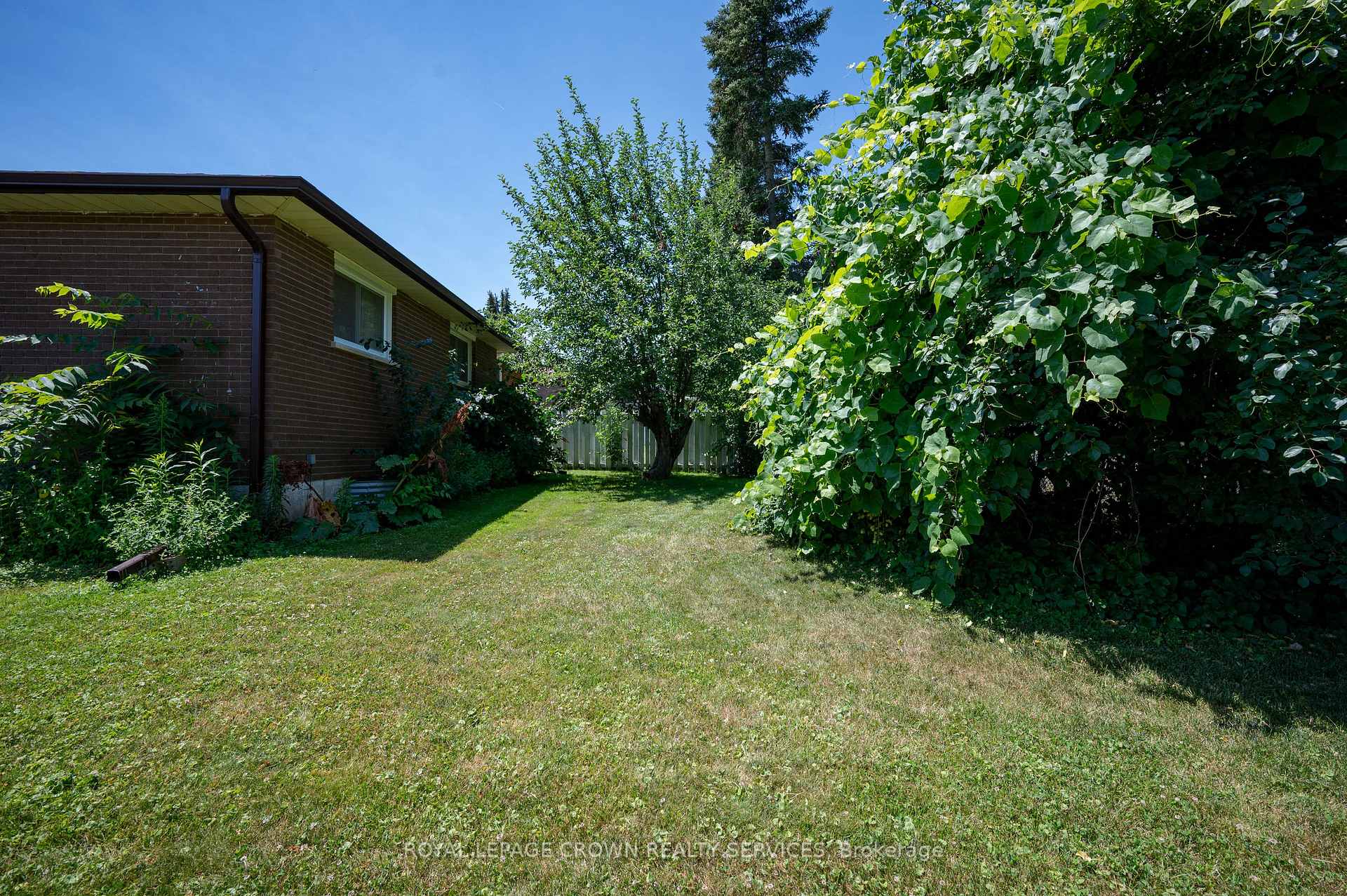 Photo 40 of 1418 Queens Boulevard, Kitchener, Forest Hill — HOMEH