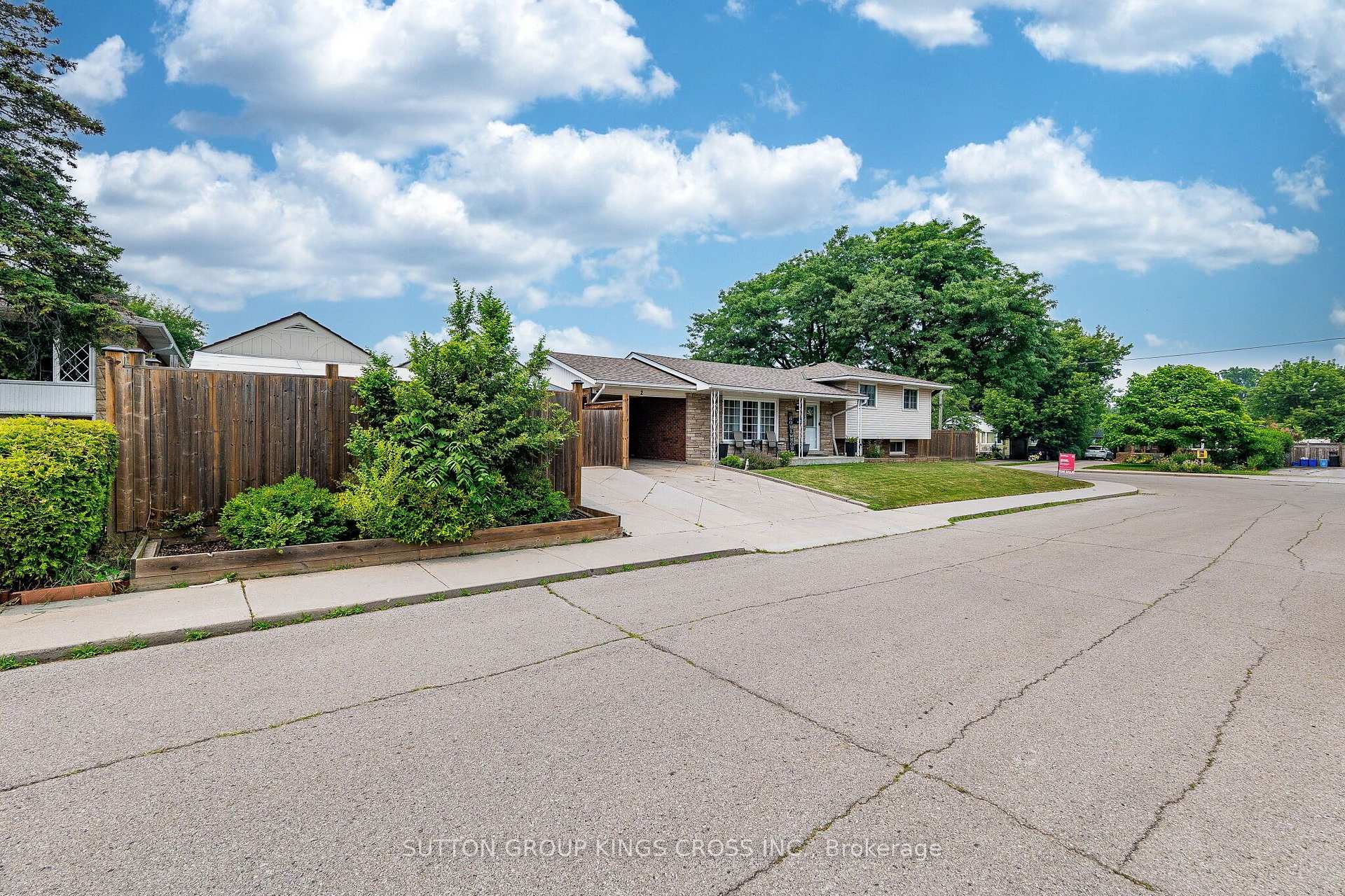 Photo 5 of 2 Maitland Avenue, Hamilton, Greeningdon — HOMEH
