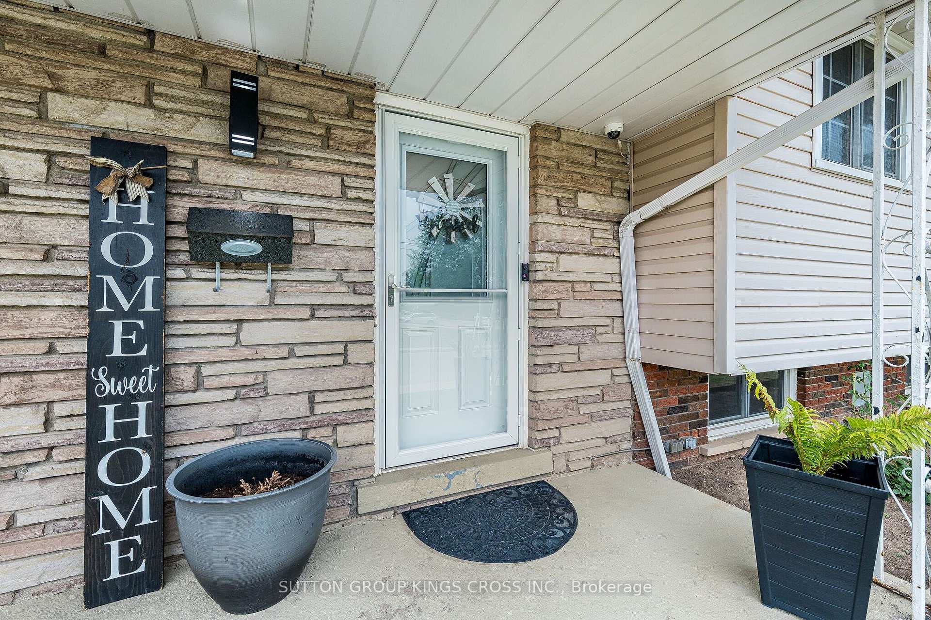 Photo 6 of 2 Maitland Avenue, Hamilton, Greeningdon — HOMEH