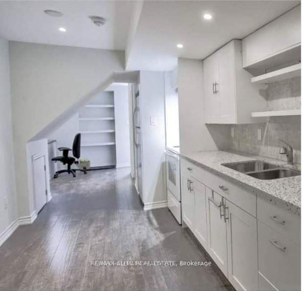Photo 2 of Unit Bsmt, 155 Rideau Drive, Richmond Hill, Langstaff — HOMEH