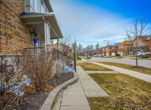 Photo 12 of Unit Bsmt, 155 Rideau Drive, Richmond Hill, Langstaff — HOMEH