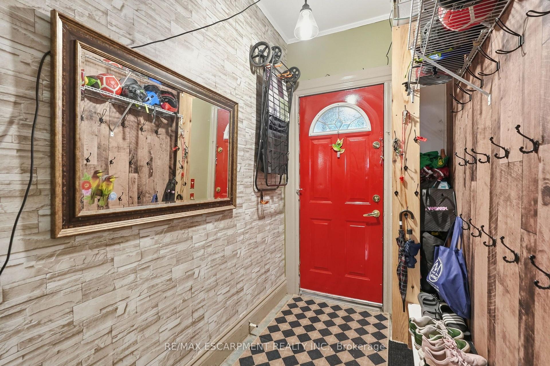Photo 5 of 182 Cavell Avenue, Hamilton, Crown Point — HOMEH