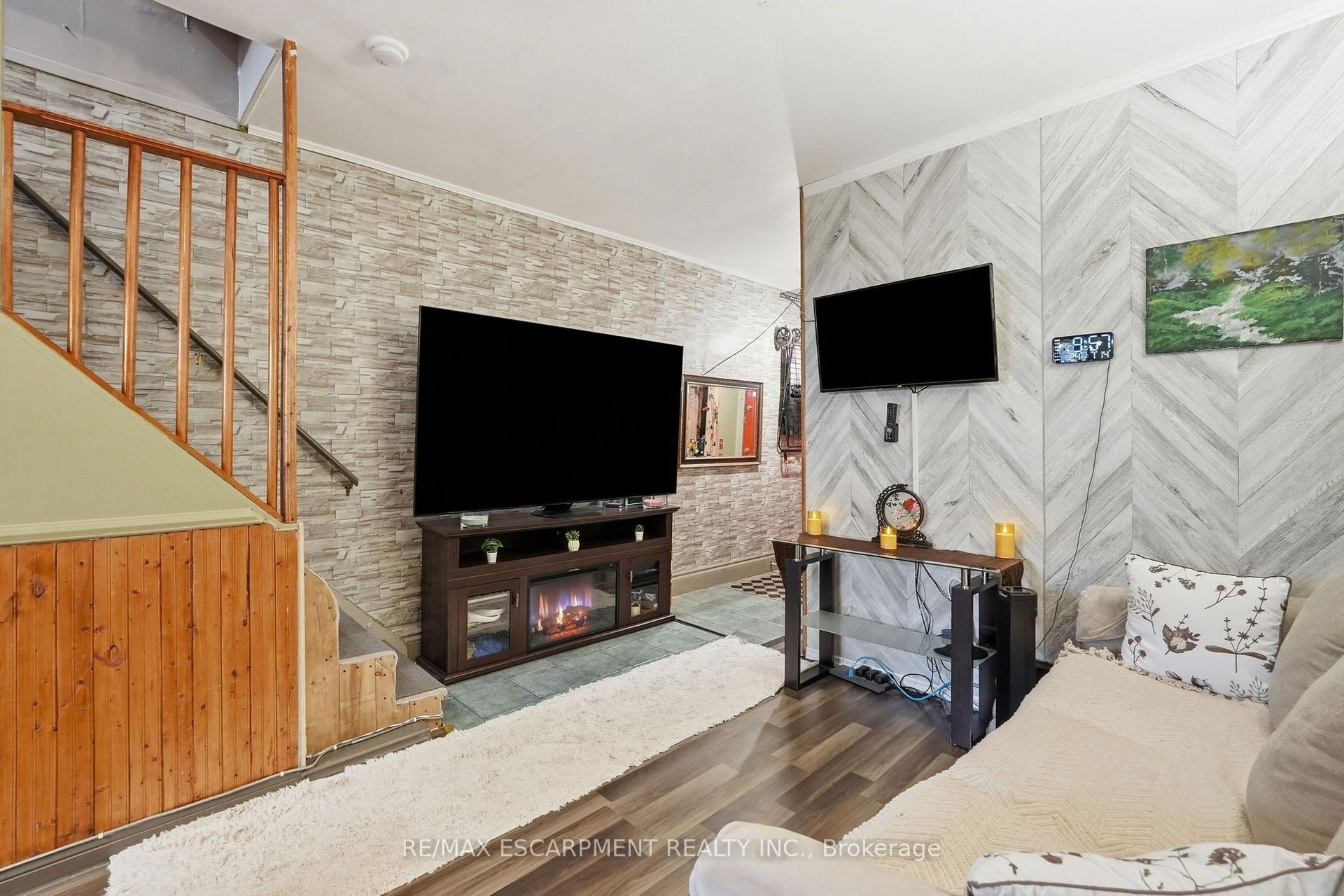 Photo 9 of 182 Cavell Avenue, Hamilton, Crown Point — HOMEH