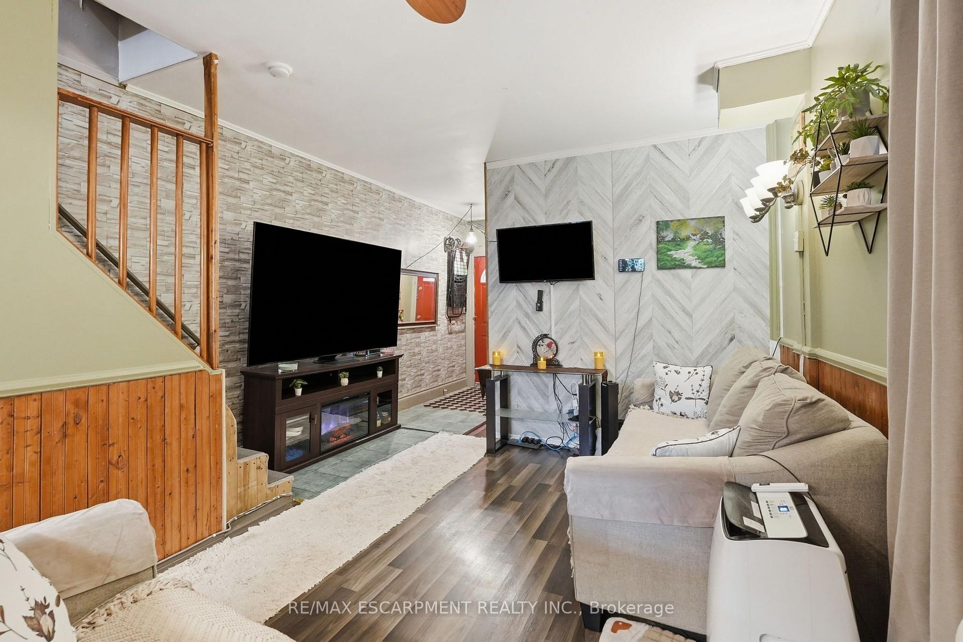 Photo 10 of 182 Cavell Avenue, Hamilton, Crown Point — HOMEH