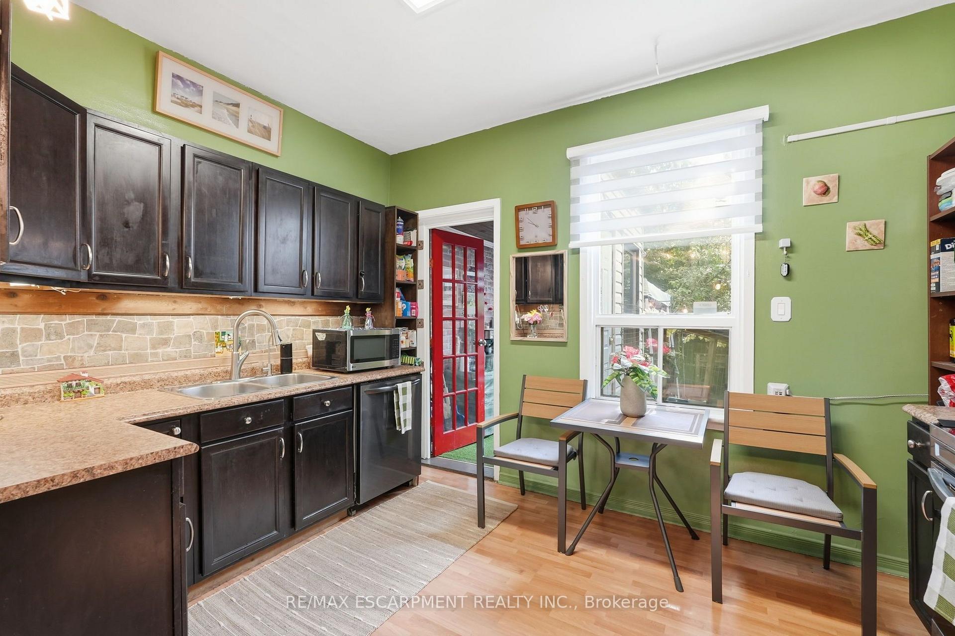 Photo 11 of 182 Cavell Avenue, Hamilton, Crown Point — HOMEH