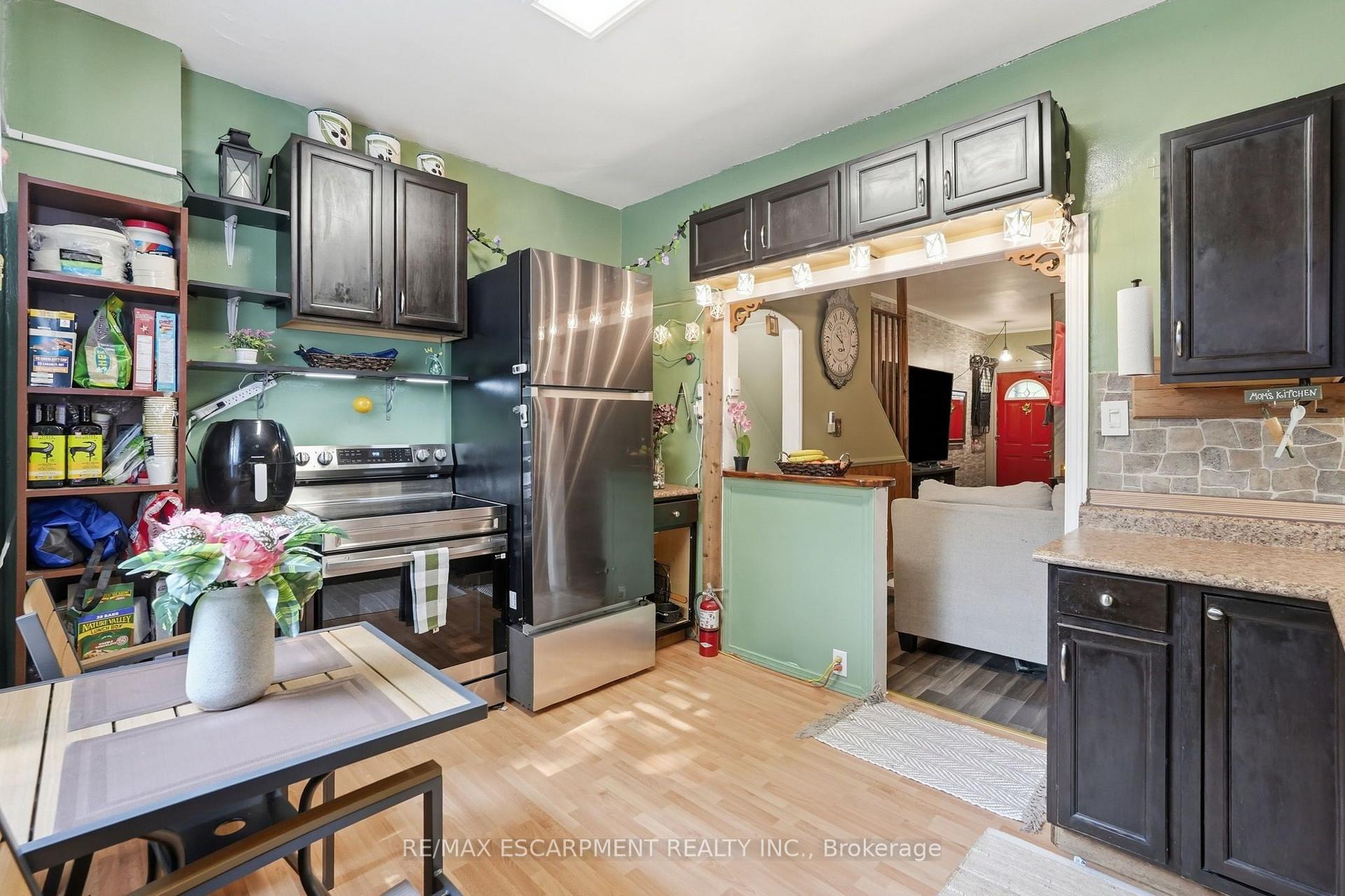 Photo 12 of 182 Cavell Avenue, Hamilton, Crown Point — HOMEH