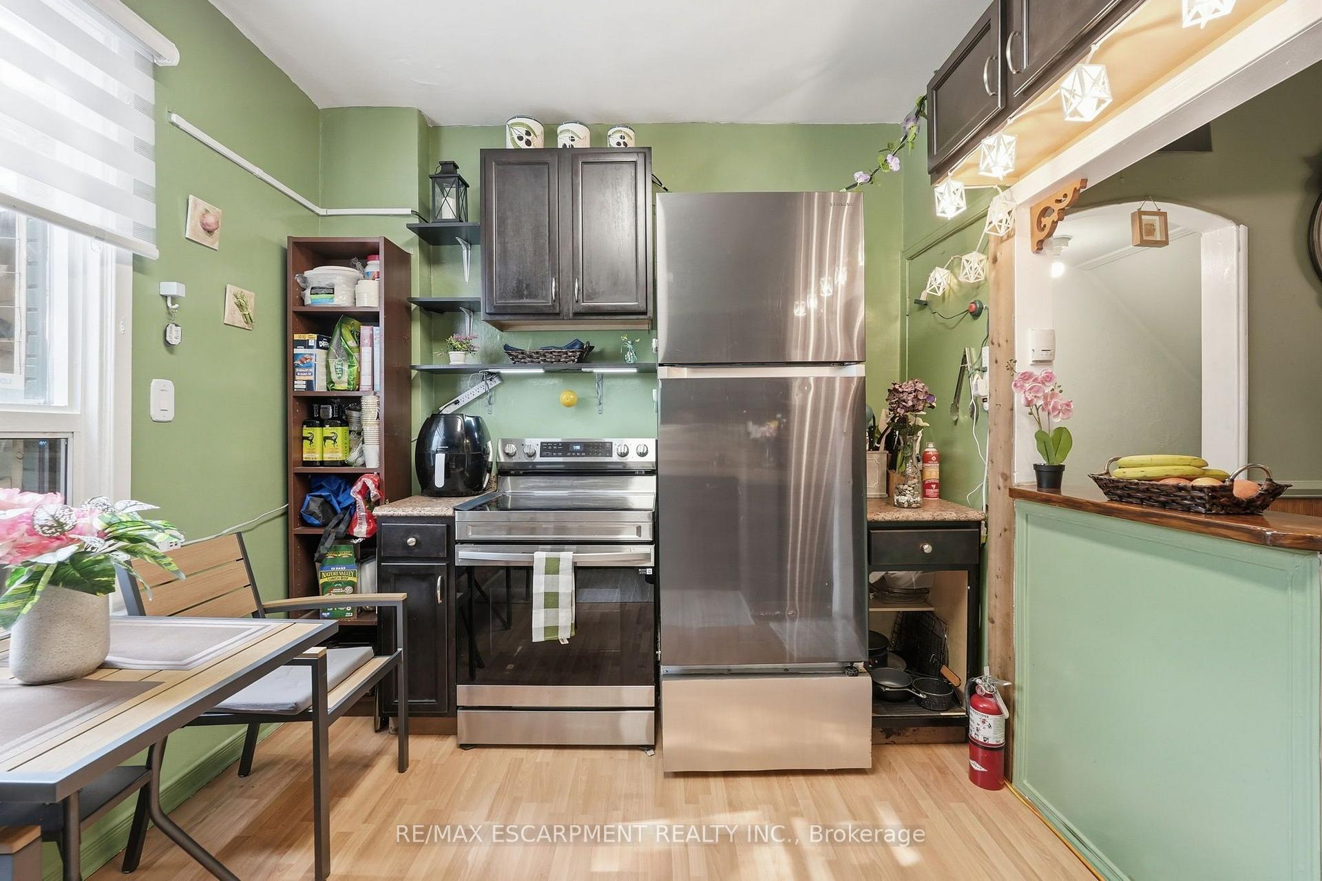 Photo 13 of 182 Cavell Avenue, Hamilton, Crown Point — HOMEH