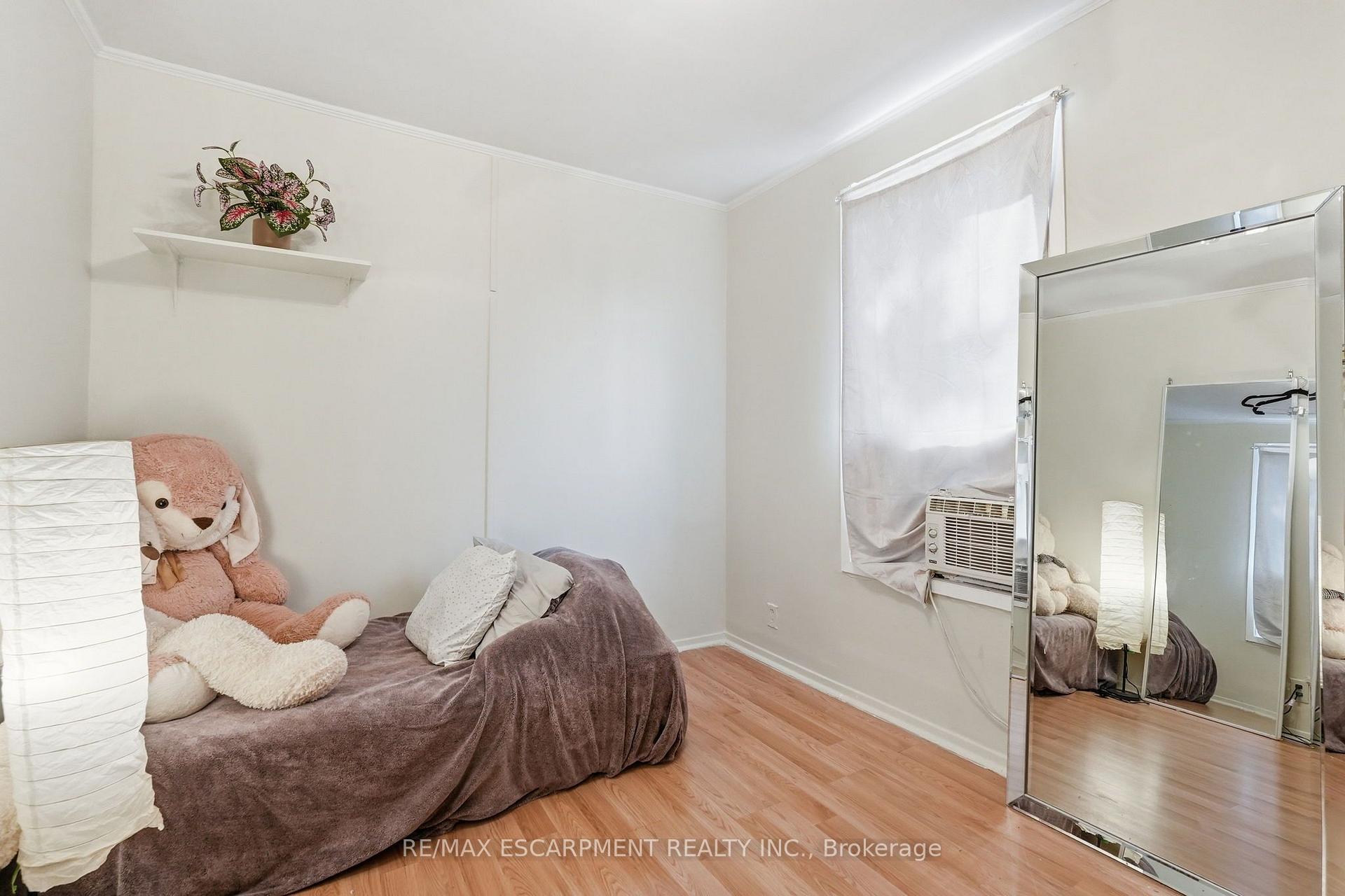 Photo 21 of 182 Cavell Avenue, Hamilton, Crown Point — HOMEH