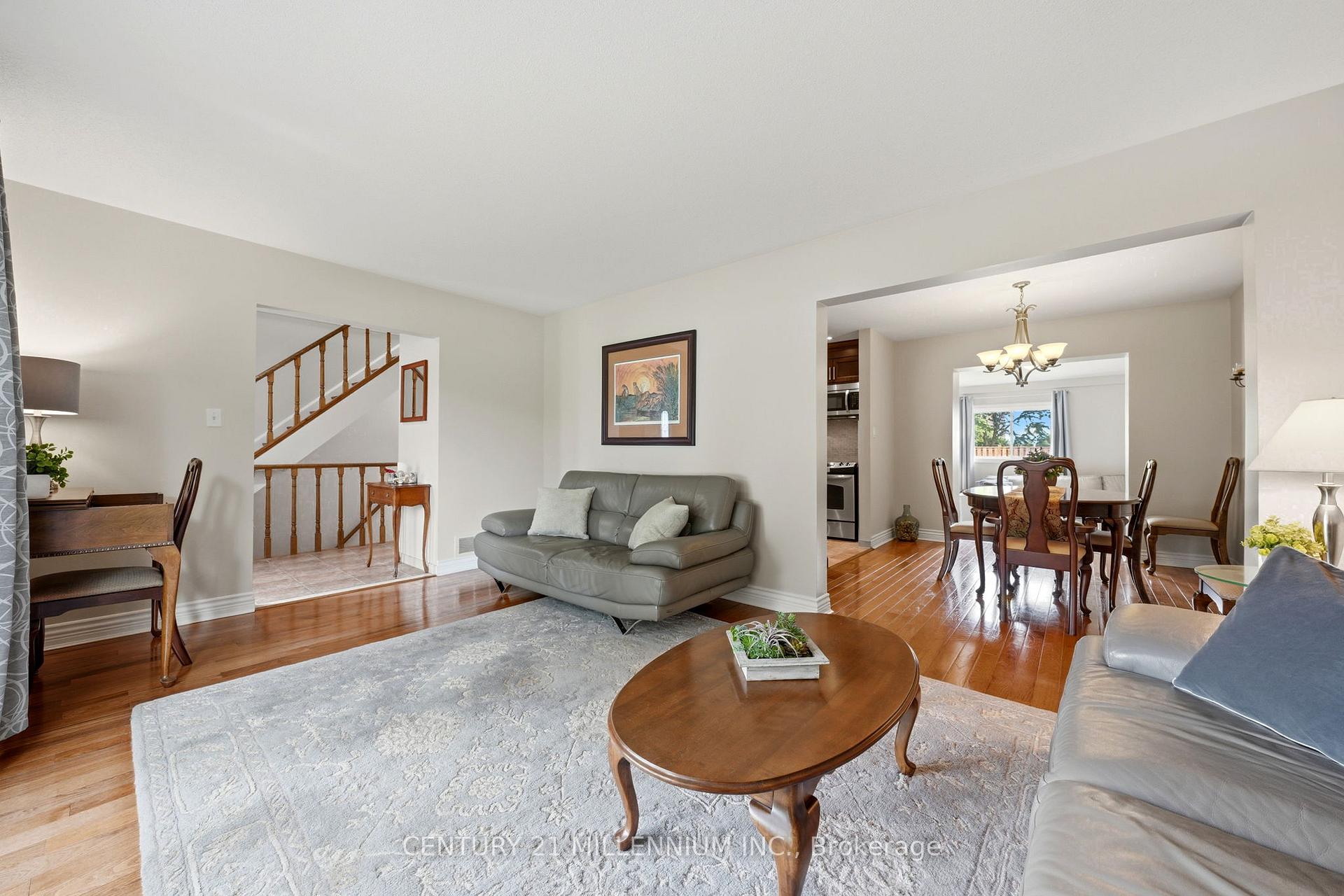 Photo 4 of 46 Dunblaine Crescent, Brampton, Southgate — HOMEH