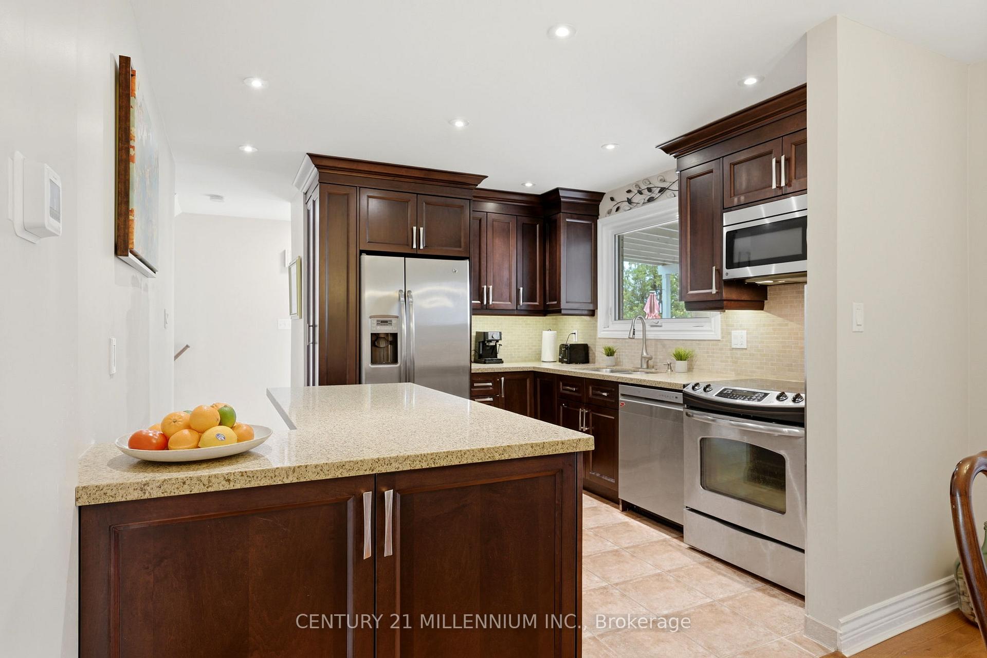 Photo 9 of 46 Dunblaine Crescent, Brampton, Southgate — HOMEH