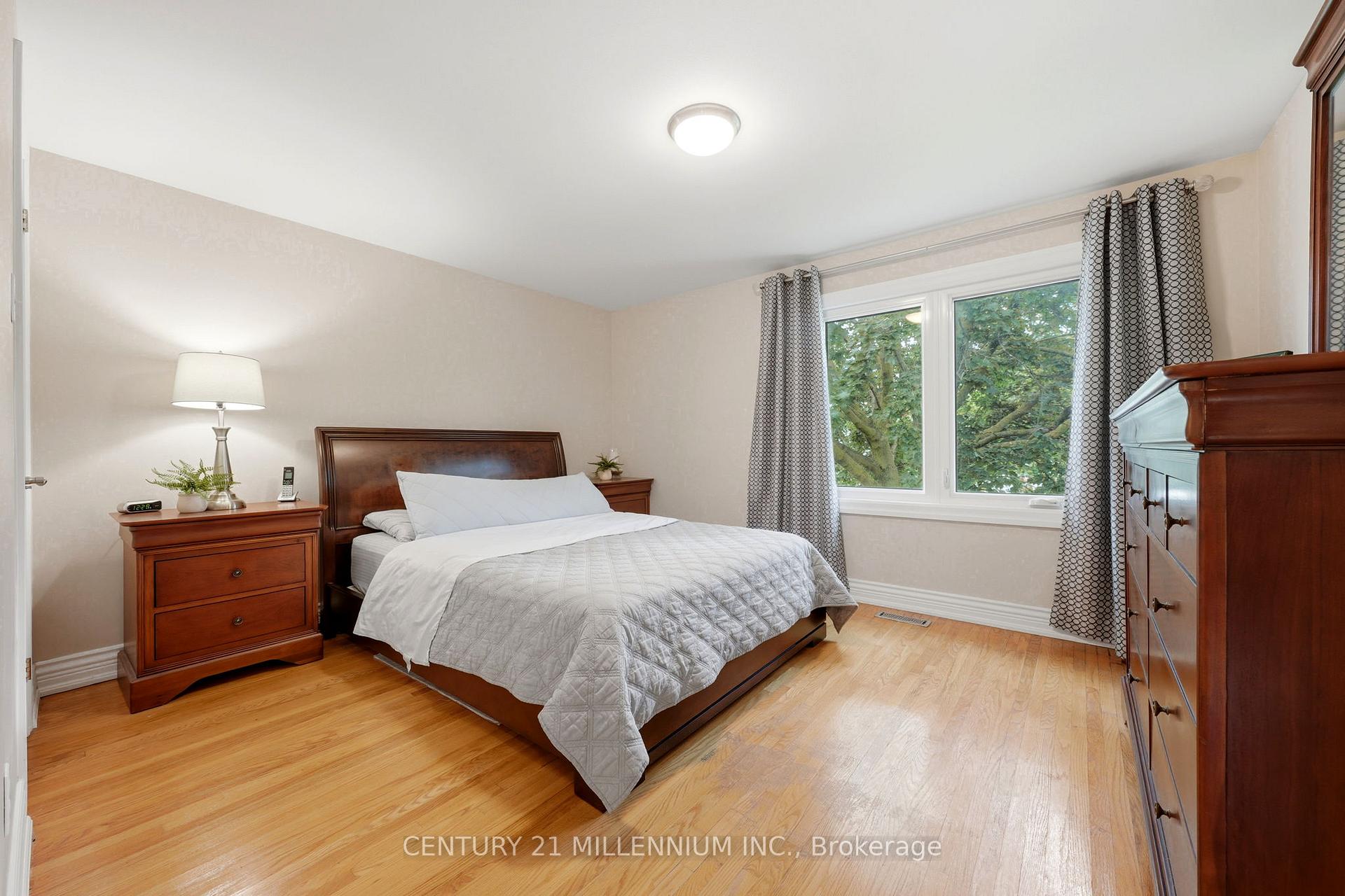 Photo 17 of 46 Dunblaine Crescent, Brampton, Southgate — HOMEH