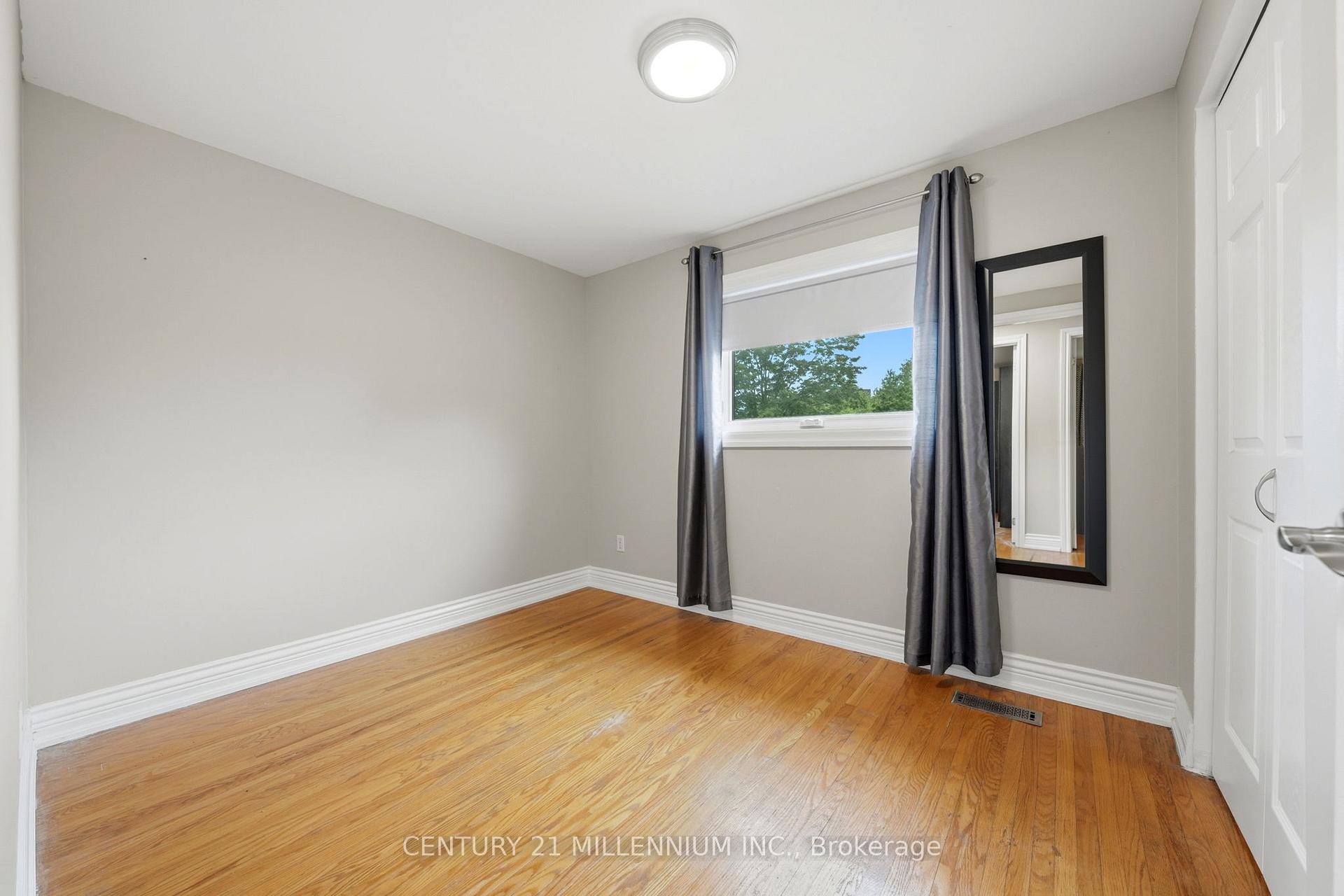 Photo 20 of 46 Dunblaine Crescent, Brampton, Southgate — HOMEH
