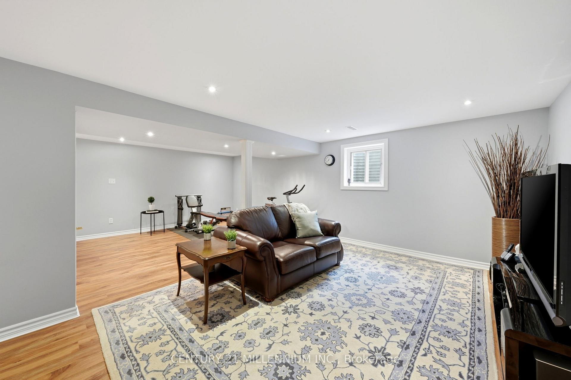 Photo 23 of 46 Dunblaine Crescent, Brampton, Southgate — HOMEH