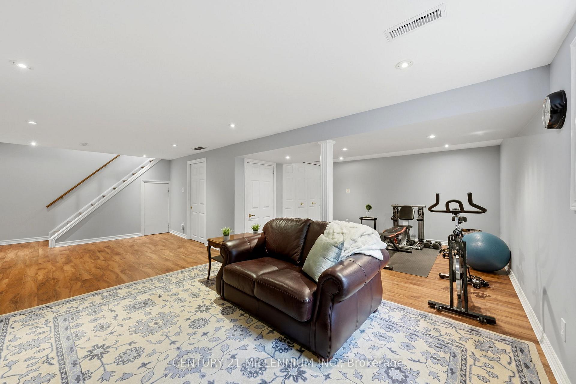 Photo 26 of 46 Dunblaine Crescent, Brampton, Southgate — HOMEH