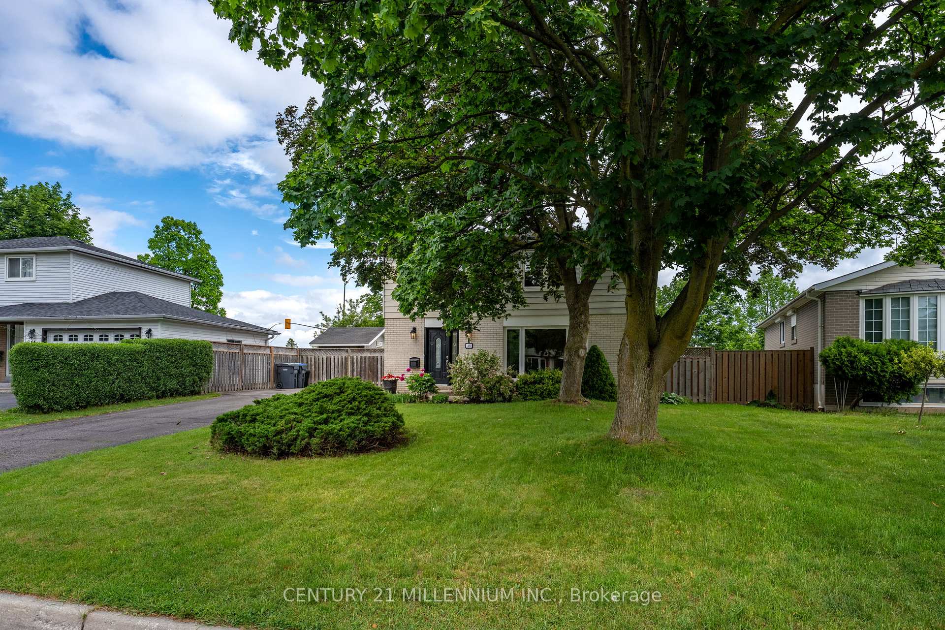Photo 28 of 46 Dunblaine Crescent, Brampton, Southgate — HOMEH