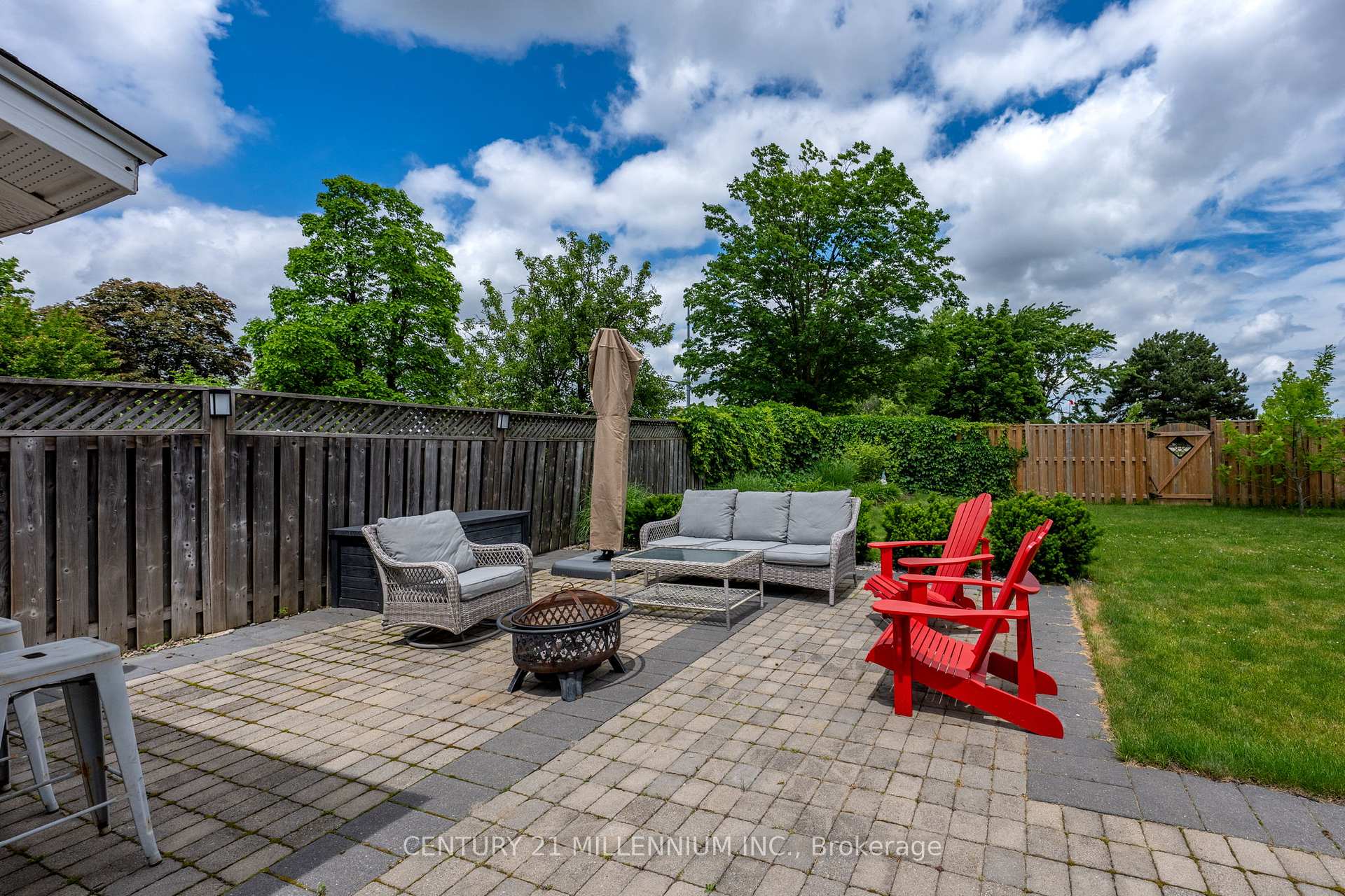 Photo 31 of 46 Dunblaine Crescent, Brampton, Southgate — HOMEH