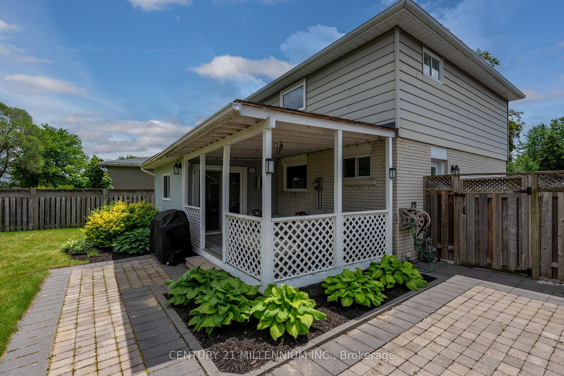 Photo 32 of 46 Dunblaine Crescent, Brampton, Southgate — HOMEH