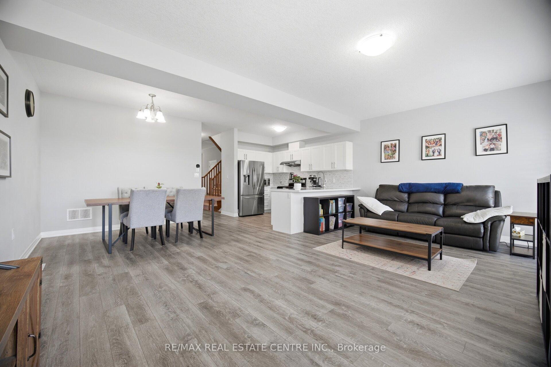 Photo 18 of 4 Laguna Village Crescent, Hamilton, Rural Glanbrook — HOMEH