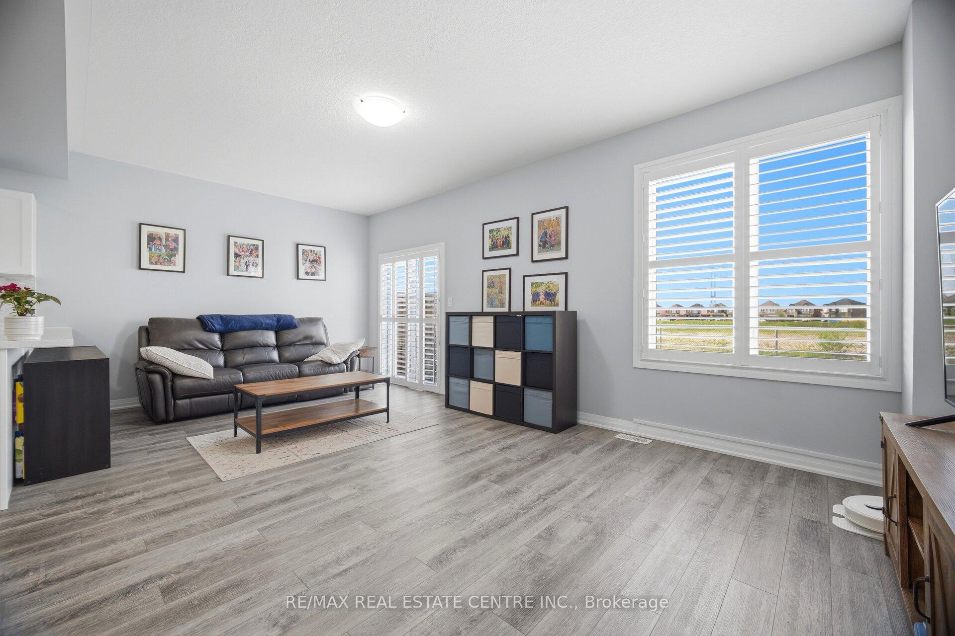 Photo 19 of 4 Laguna Village Crescent, Hamilton, Rural Glanbrook — HOMEH
