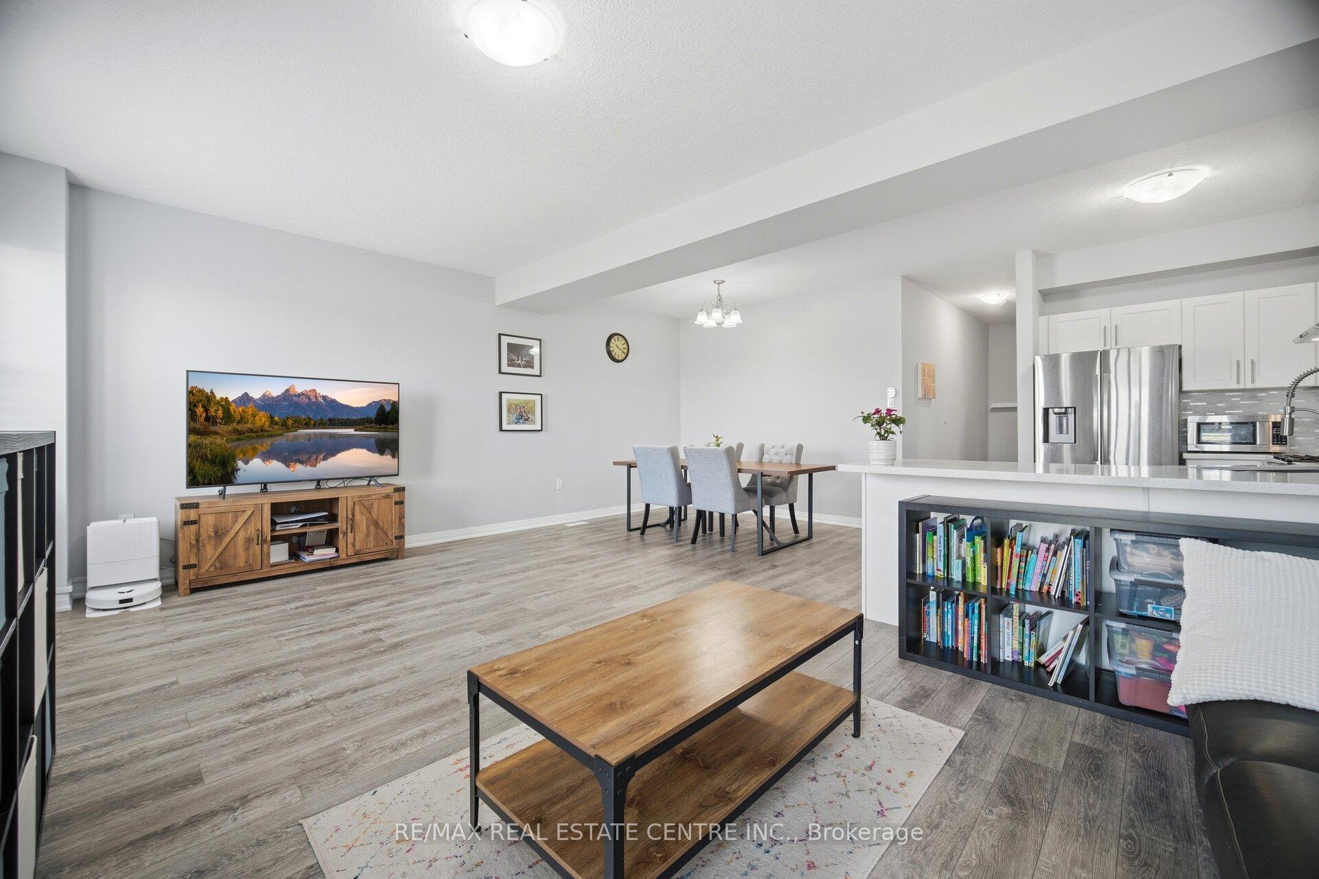Photo 22 of 4 Laguna Village Crescent, Hamilton, Rural Glanbrook — HOMEH