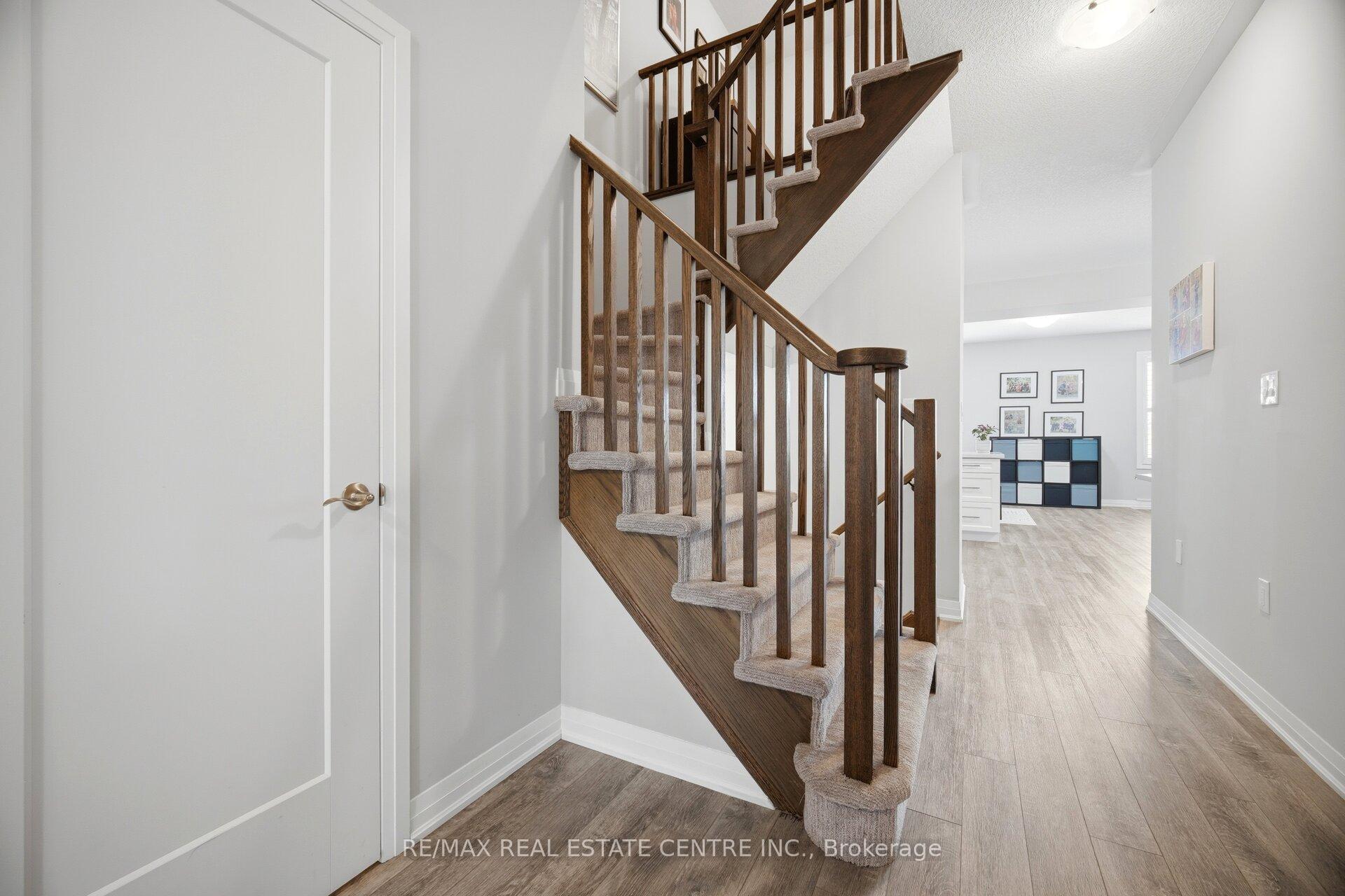 Photo 24 of 4 Laguna Village Crescent, Hamilton, Rural Glanbrook — HOMEH