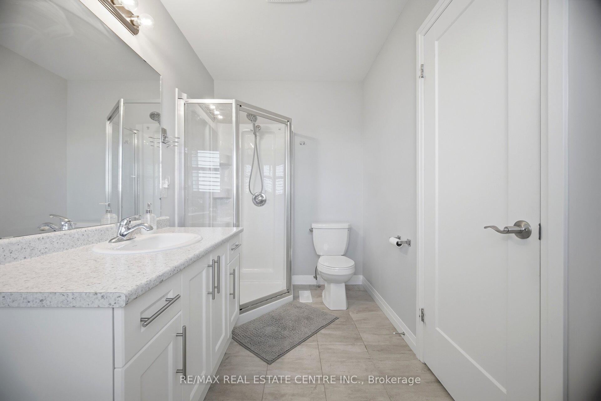 Photo 33 of 4 Laguna Village Crescent, Hamilton, Rural Glanbrook — HOMEH