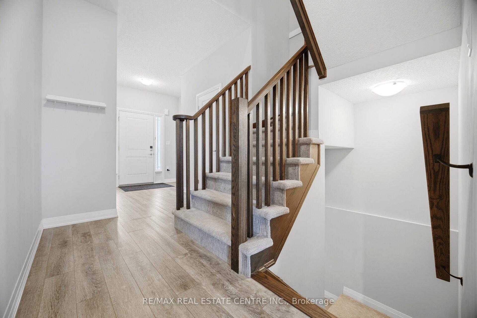 Photo 40 of 4 Laguna Village Crescent, Hamilton, Rural Glanbrook — HOMEH