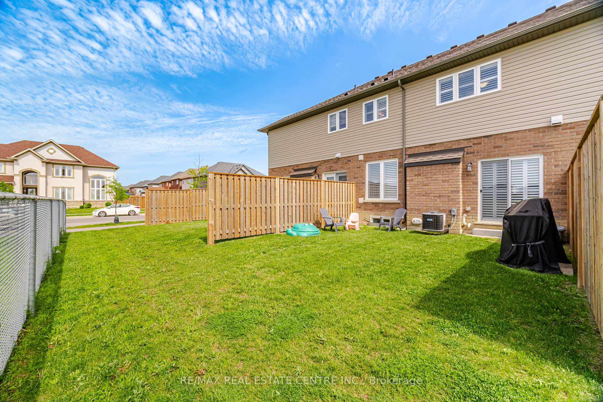 Photo 48 of 4 Laguna Village Crescent, Hamilton, Rural Glanbrook — HOMEH