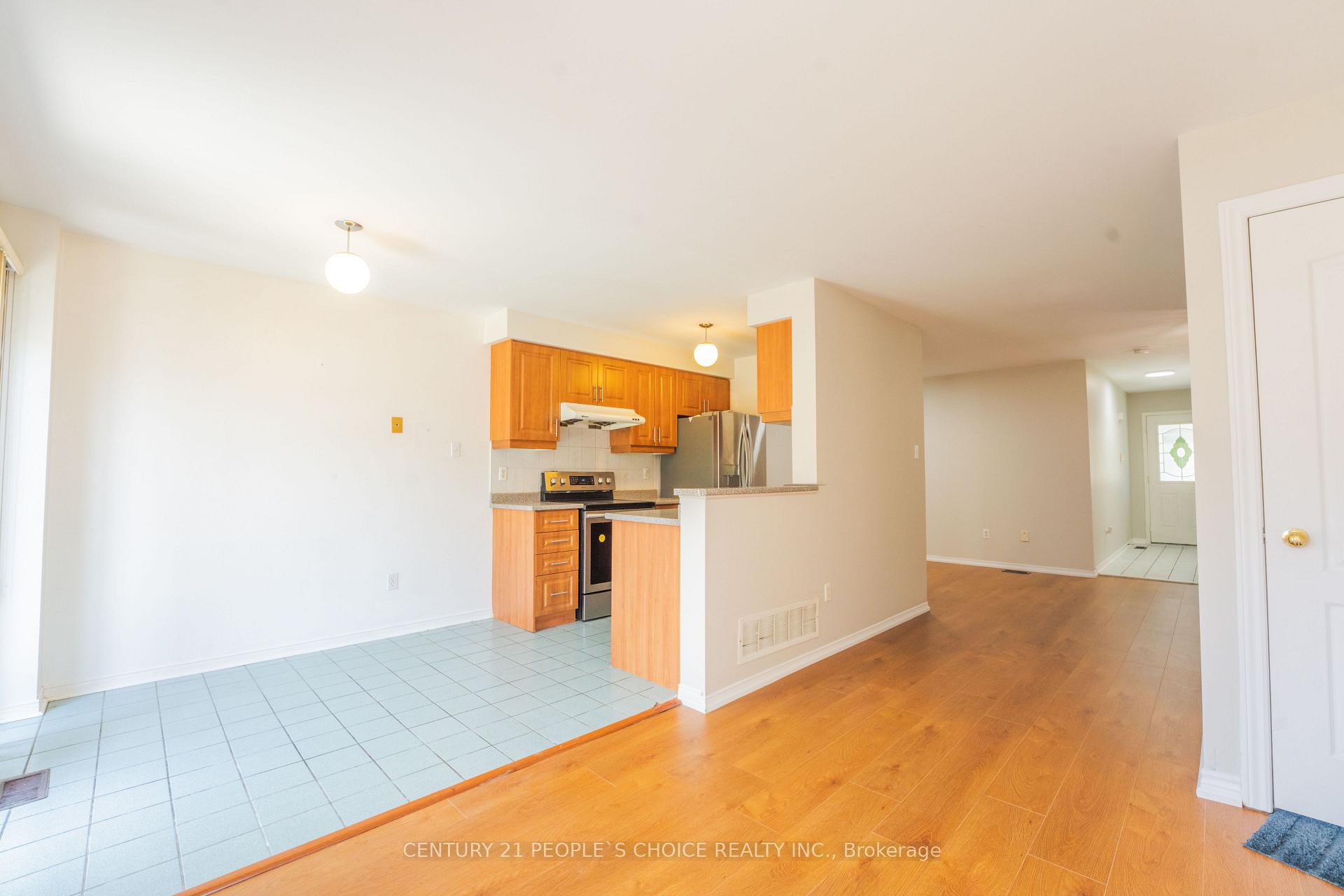 Photo 11 of 21 Cordgrass Crescent, Brampton, Sandringham-Wellington — HOMEH