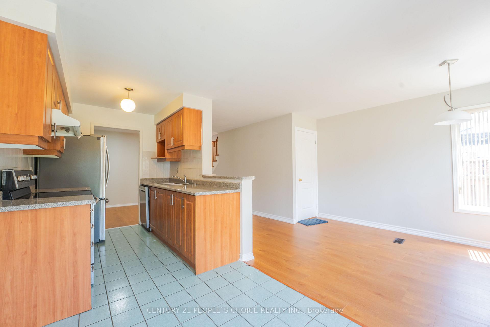 Photo 12 of 21 Cordgrass Crescent, Brampton, Sandringham-Wellington — HOMEH