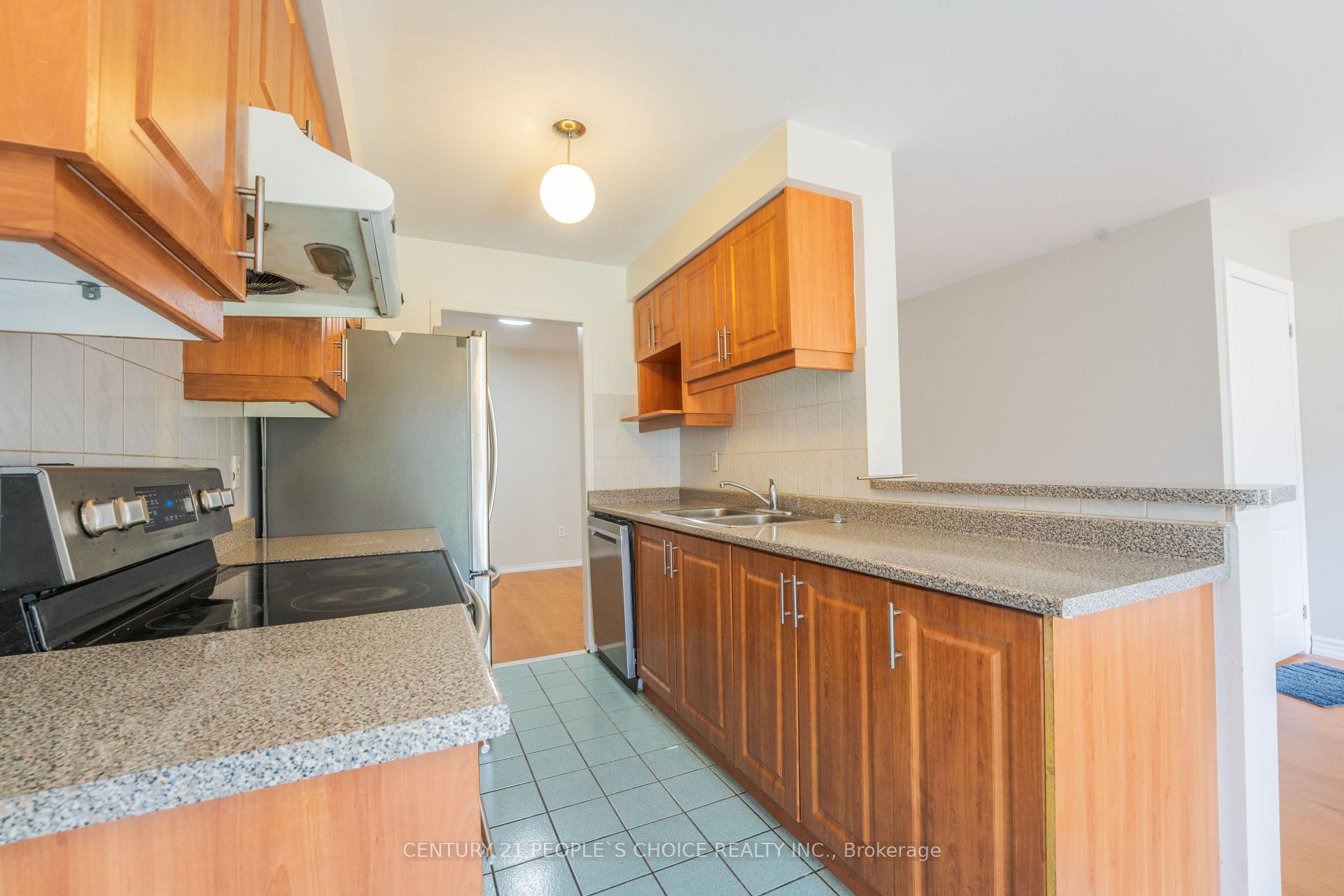 Photo 15 of 21 Cordgrass Crescent, Brampton, Sandringham-Wellington — HOMEH