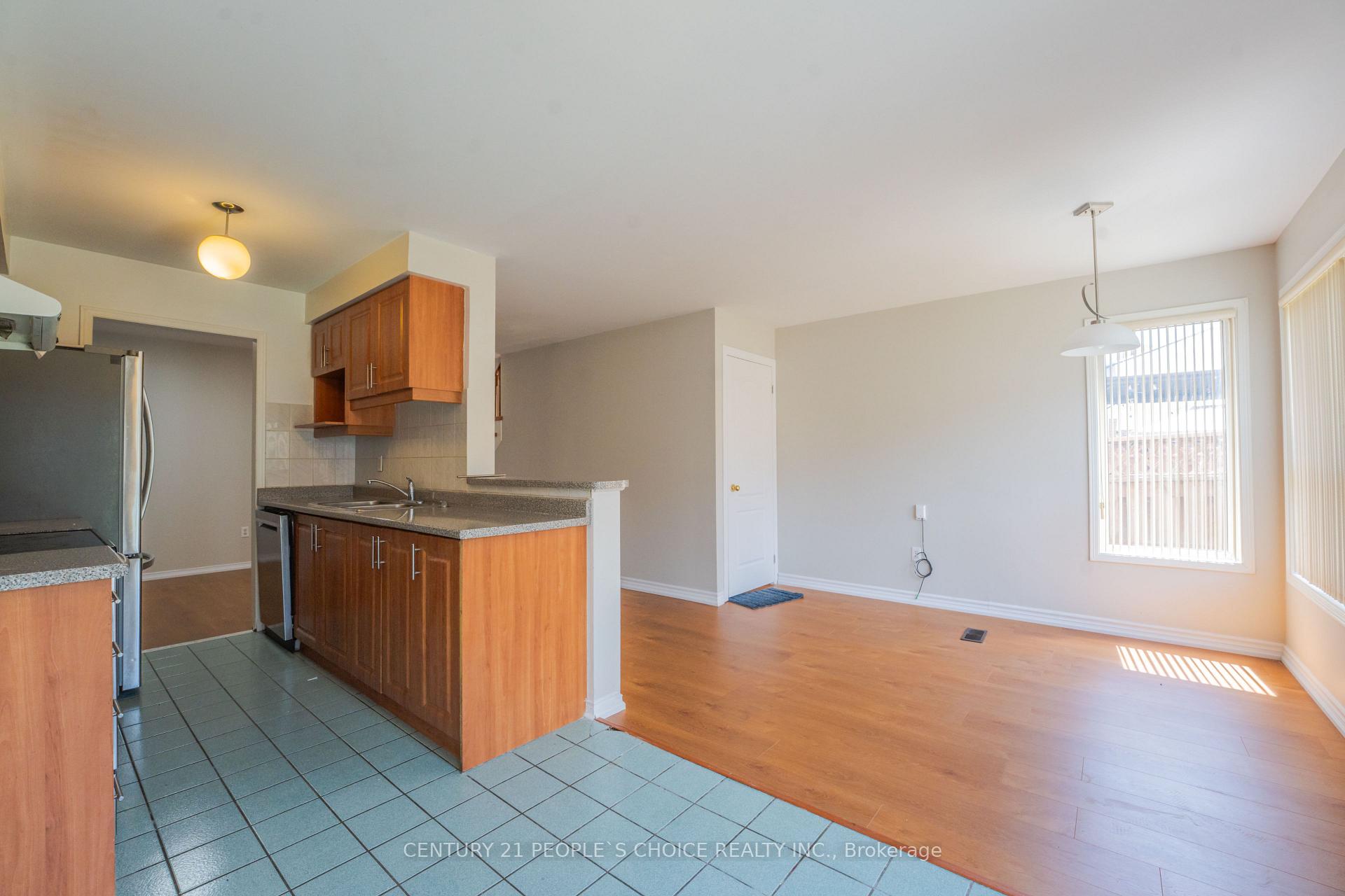 Photo 18 of 21 Cordgrass Crescent, Brampton, Sandringham-Wellington — HOMEH