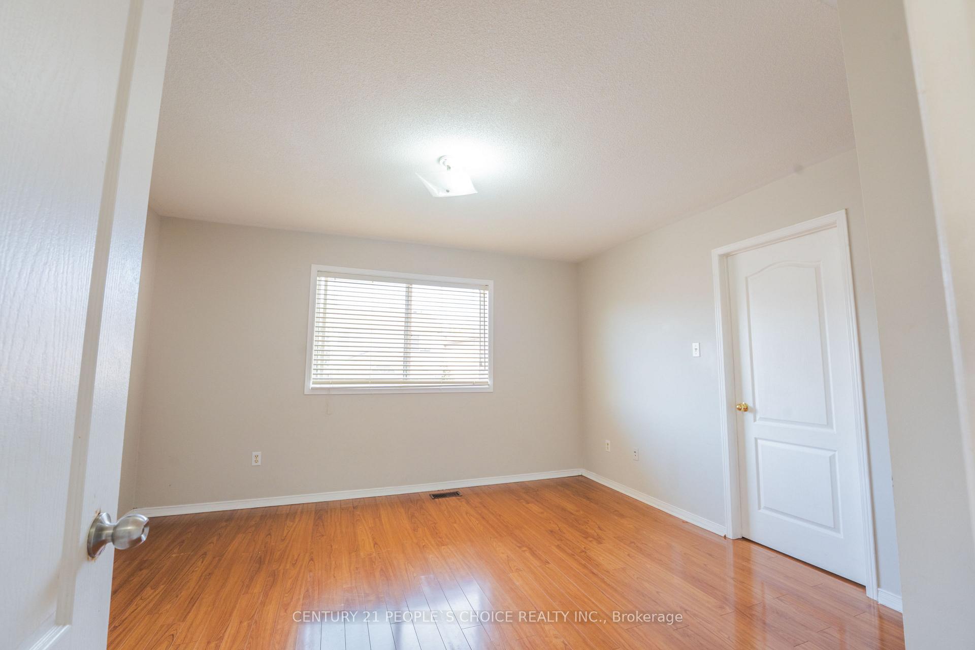 Photo 23 of 21 Cordgrass Crescent, Brampton, Sandringham-Wellington — HOMEH