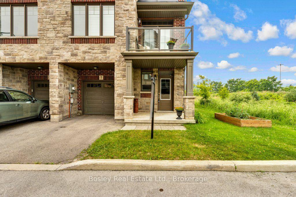 Photo 4 of 7 Bacon Lane, Hamilton, Ancaster — HOMEH