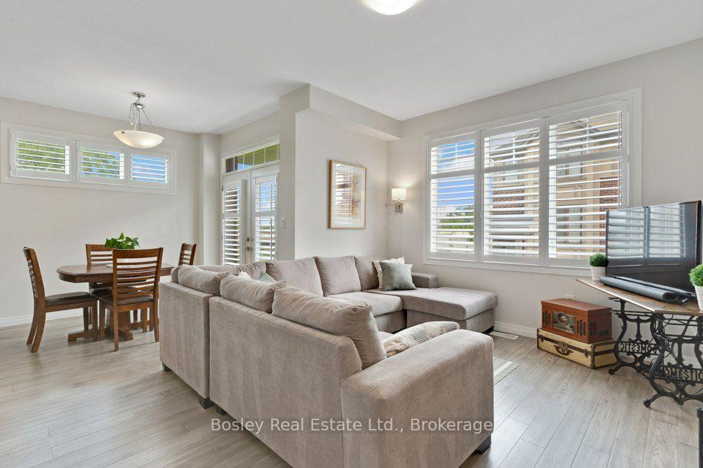Photo 9 of 7 Bacon Lane, Hamilton, Ancaster — HOMEH