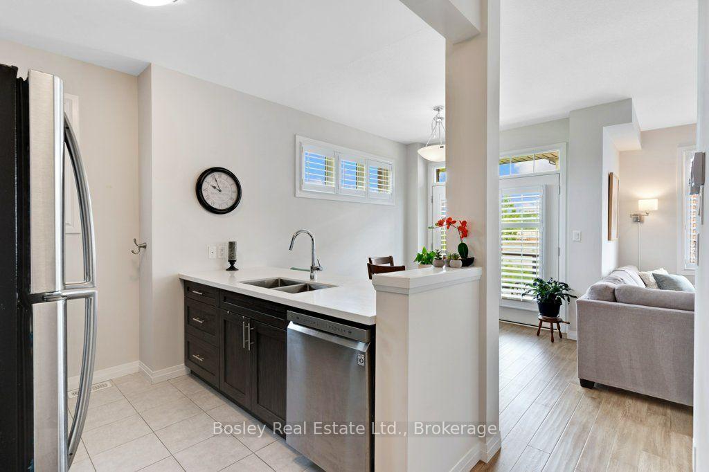 Photo 11 of 7 Bacon Lane, Hamilton, Ancaster — HOMEH