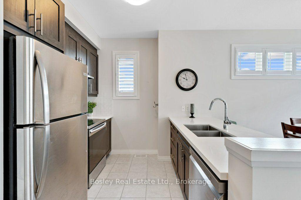 Photo 12 of 7 Bacon Lane, Hamilton, Ancaster — HOMEH