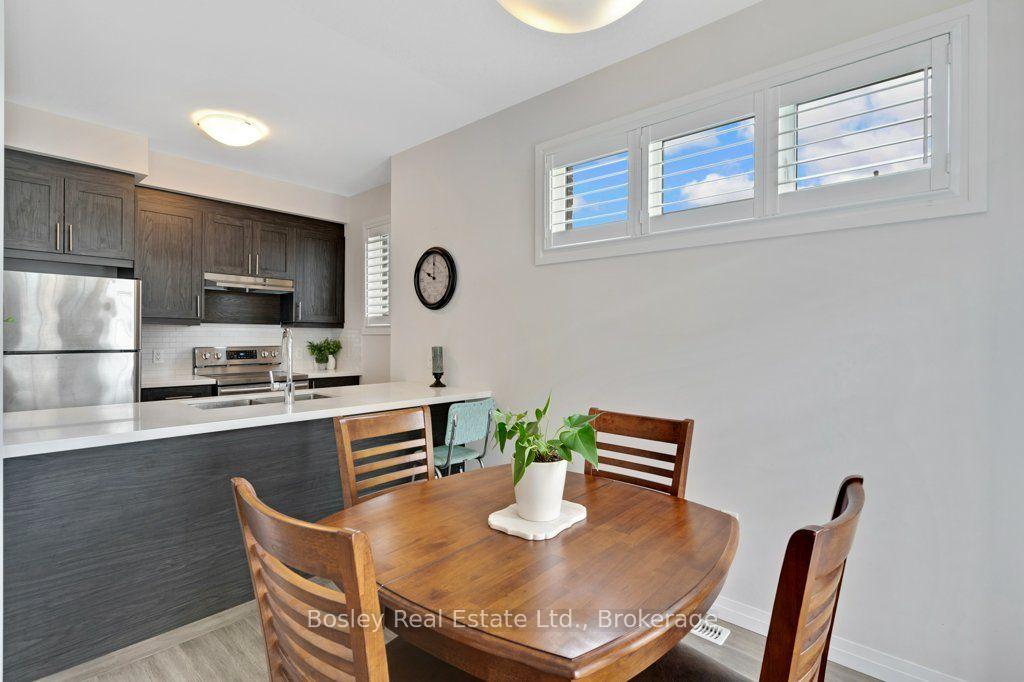 Photo 14 of 7 Bacon Lane, Hamilton, Ancaster — HOMEH