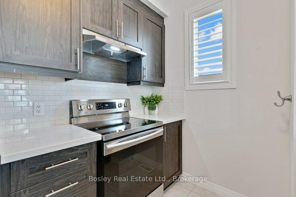 Photo 17 of 7 Bacon Lane, Hamilton, Ancaster — HOMEH