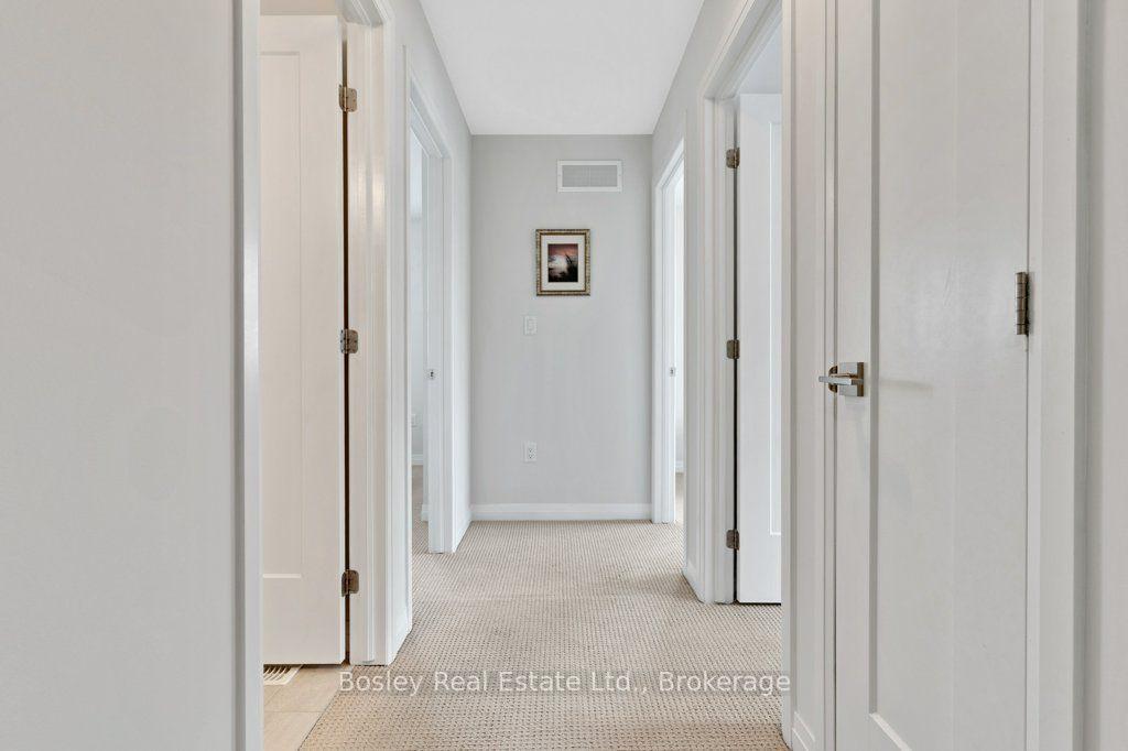 Photo 23 of 7 Bacon Lane, Hamilton, Ancaster — HOMEH