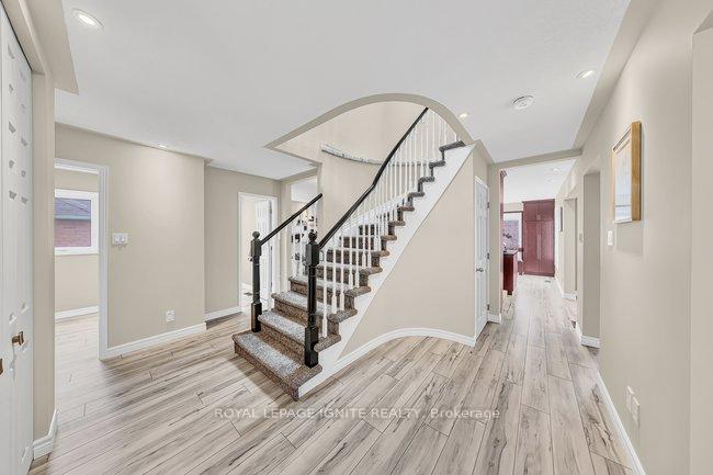 Photo 6 of 1003 Maury Crescent, Pickering, Liverpool — HOMEH