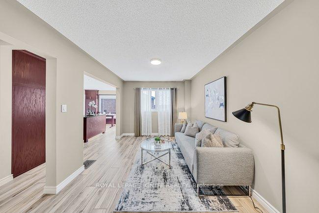 Photo 9 of 1003 Maury Crescent, Pickering, Liverpool — HOMEH
